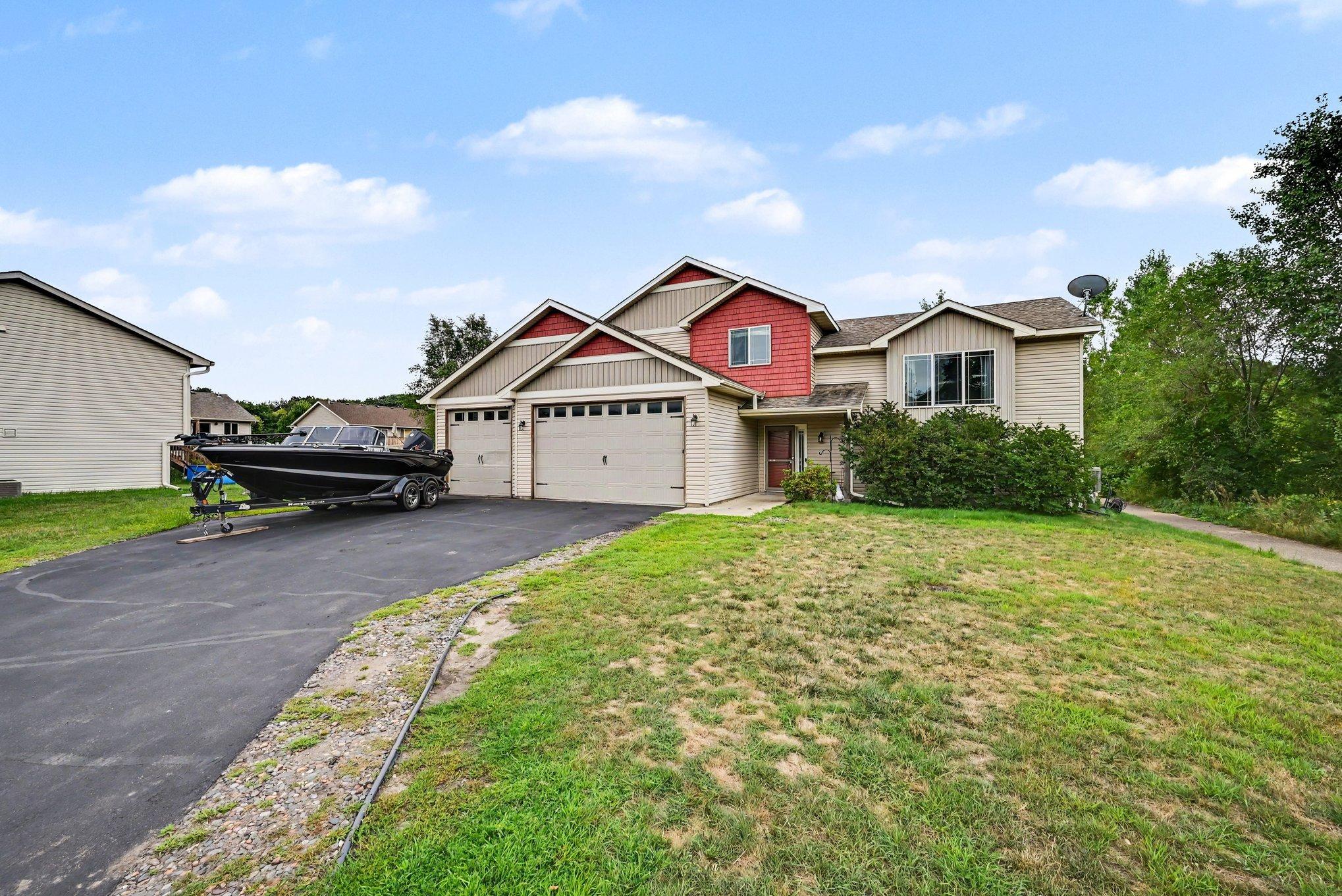 2nd image of 820 Kelly St, Circle Pines, MN 55014 | MLS# 7087986