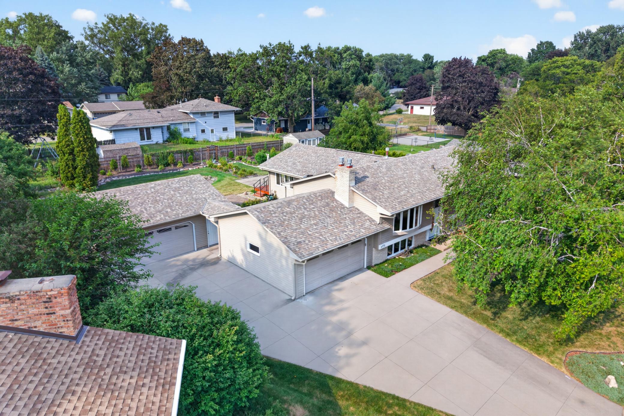 2nd image of 2352 Sioux Ct, Saint Paul, MN 55112 | MLS# 7088040