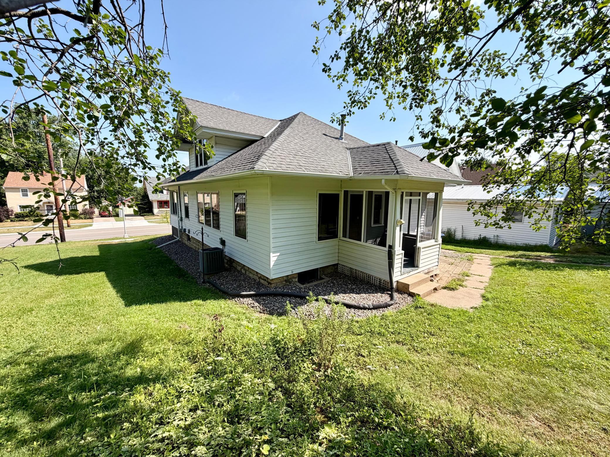 4th image of 521 E 7Th St, Red Wing, MN 55066 | MLS# 7088181