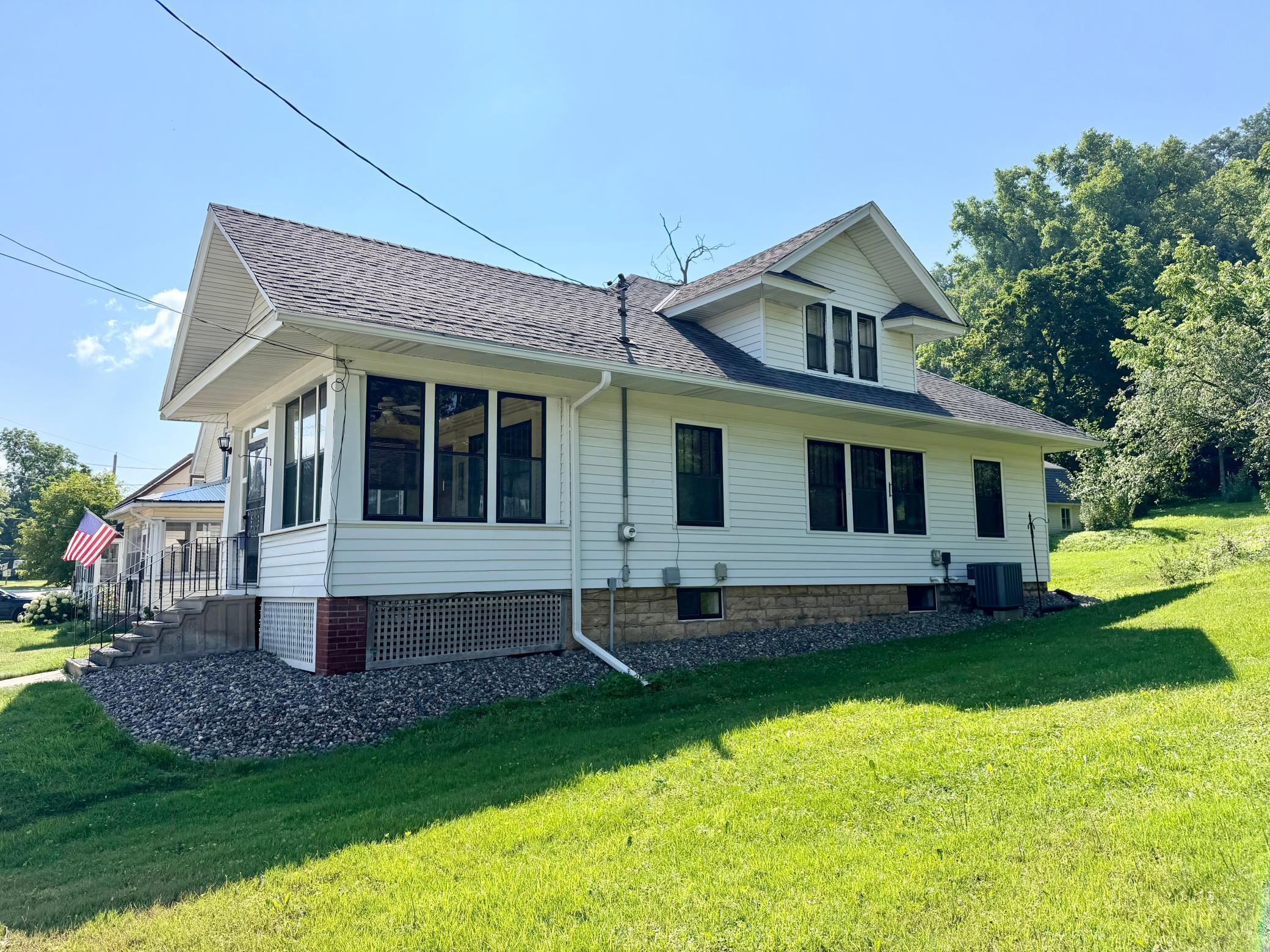 3rd image of 521 E 7Th St, Red Wing, MN 55066 | MLS# 7088181