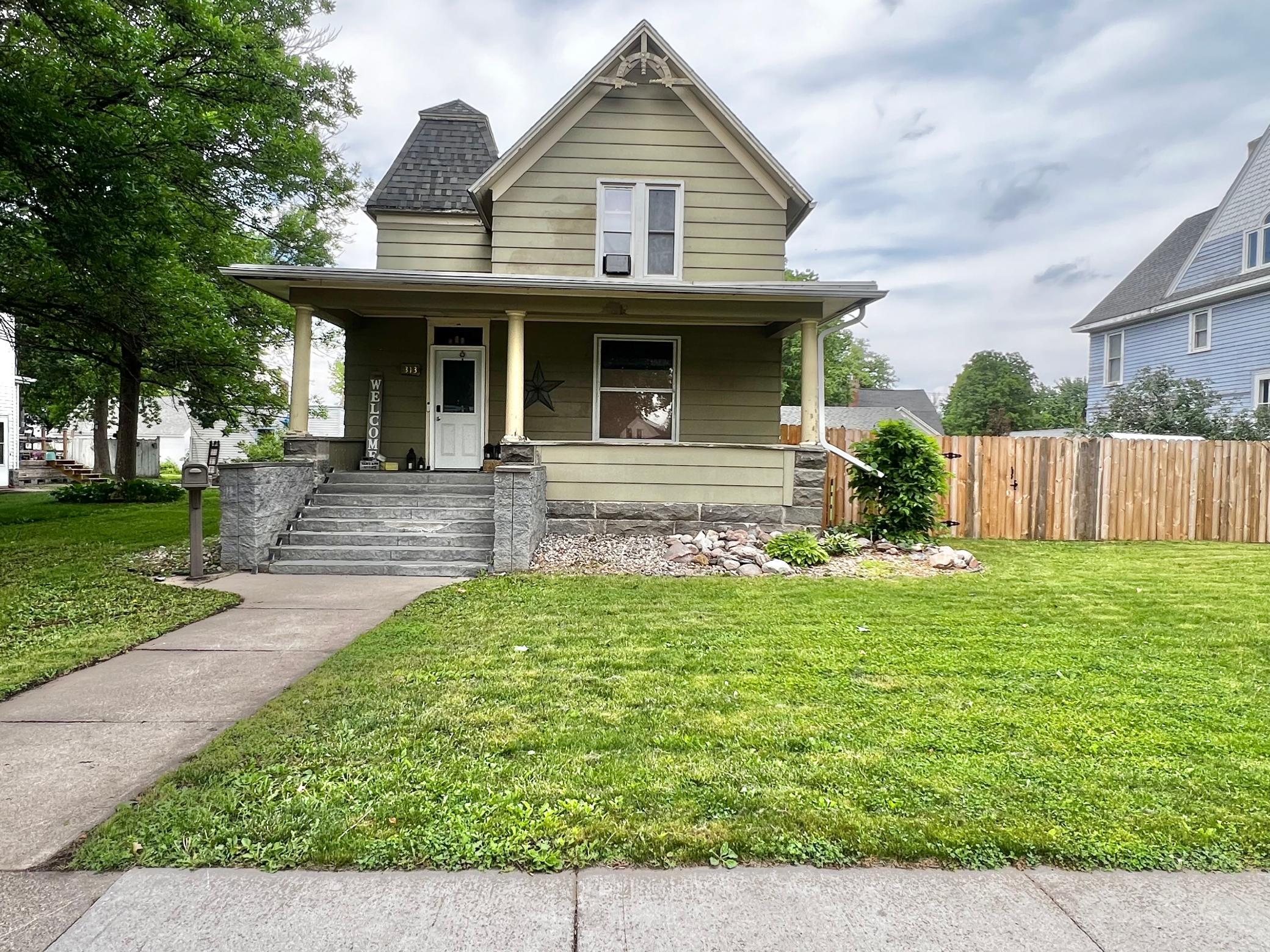 Homes for sale in Redwood Falls, MN | 313 E 5th St, Redwood Falls, MN 56283 | MLS# 7088231