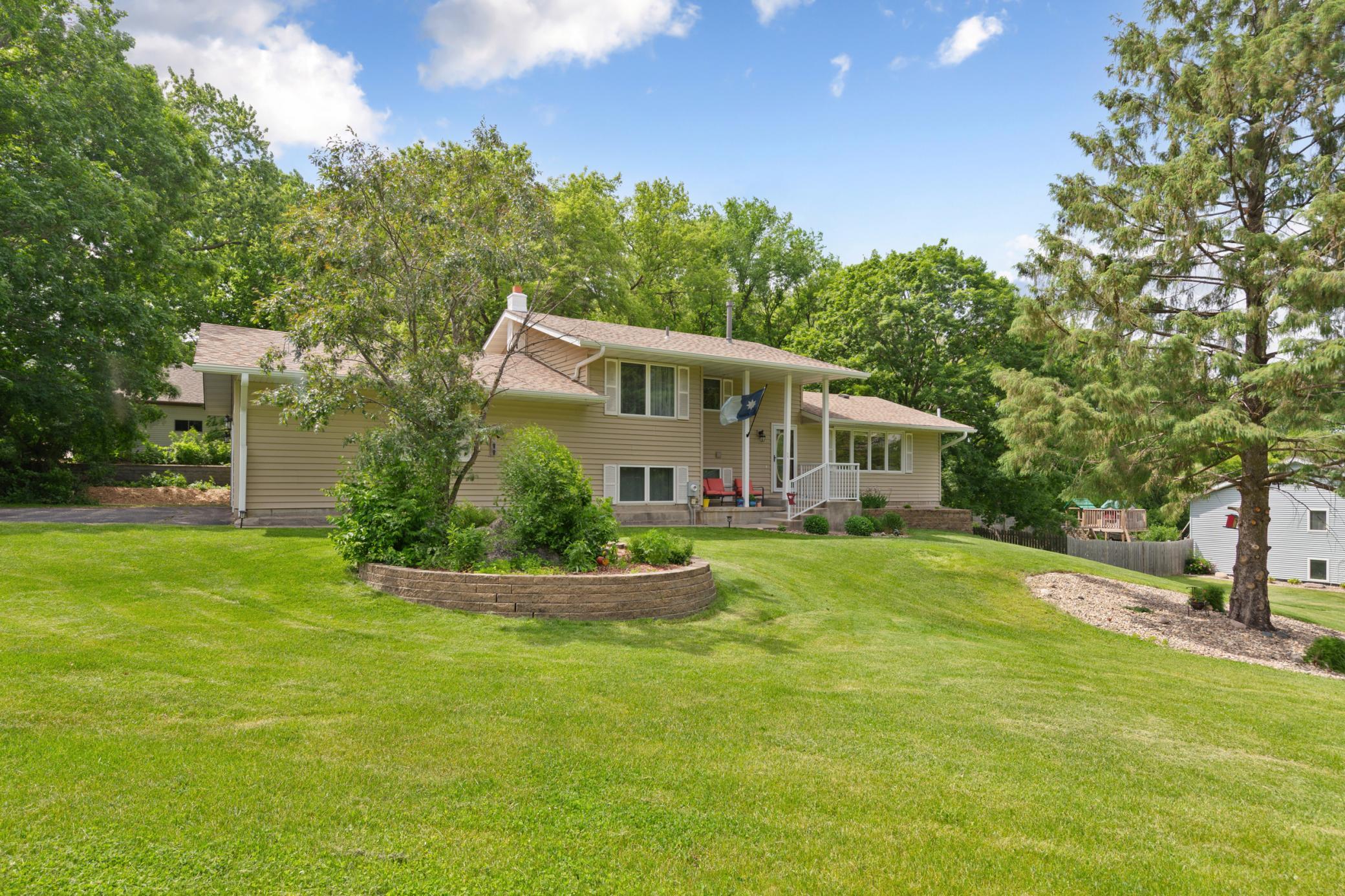 1st image of 1320 11th Ave Ne, Faribault, MN 55021 | MLS# 7088245