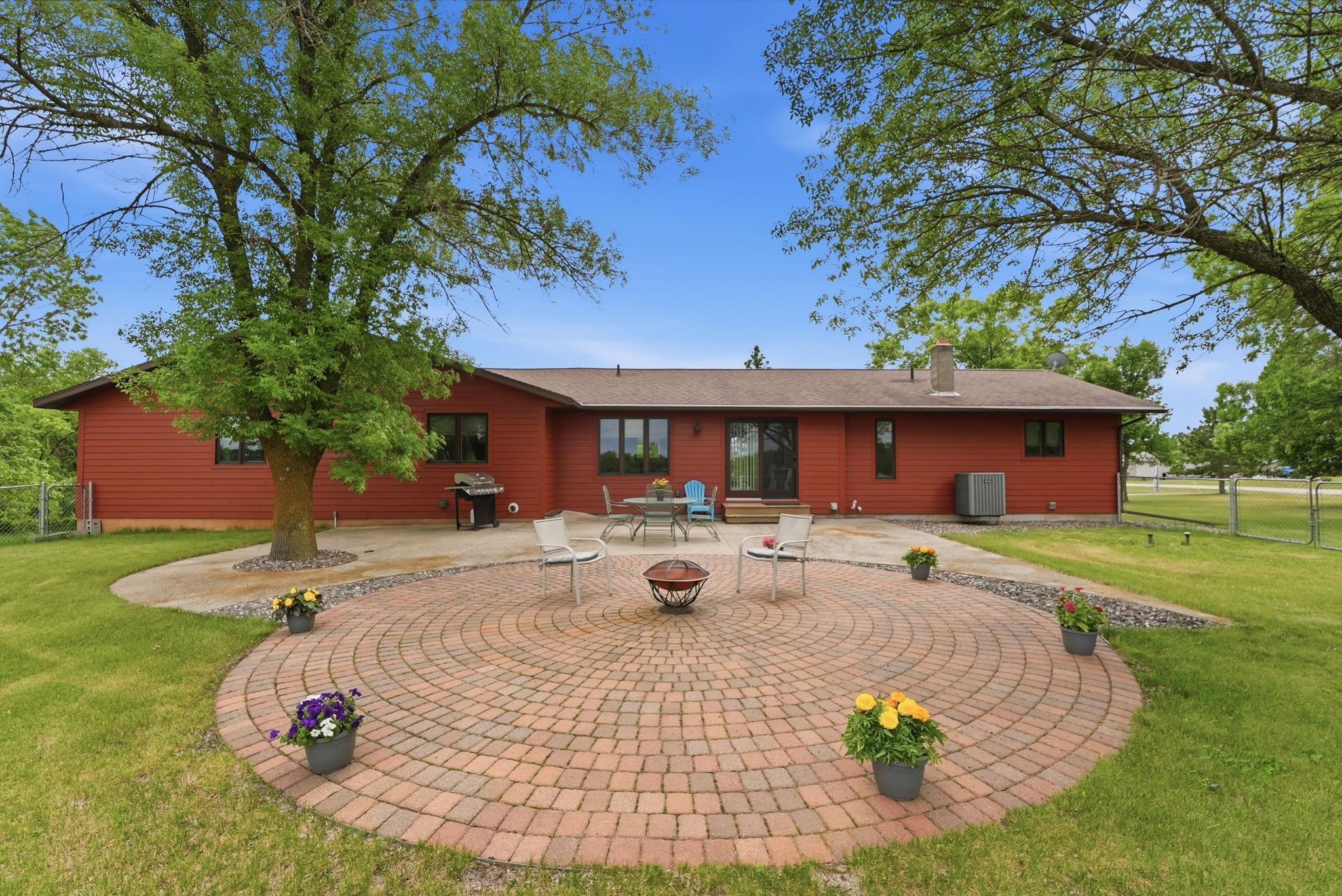 Homes for sale in New London, MN | 23801 County Road 9 Ne, New London, MN 56273 | MLS# 7088285