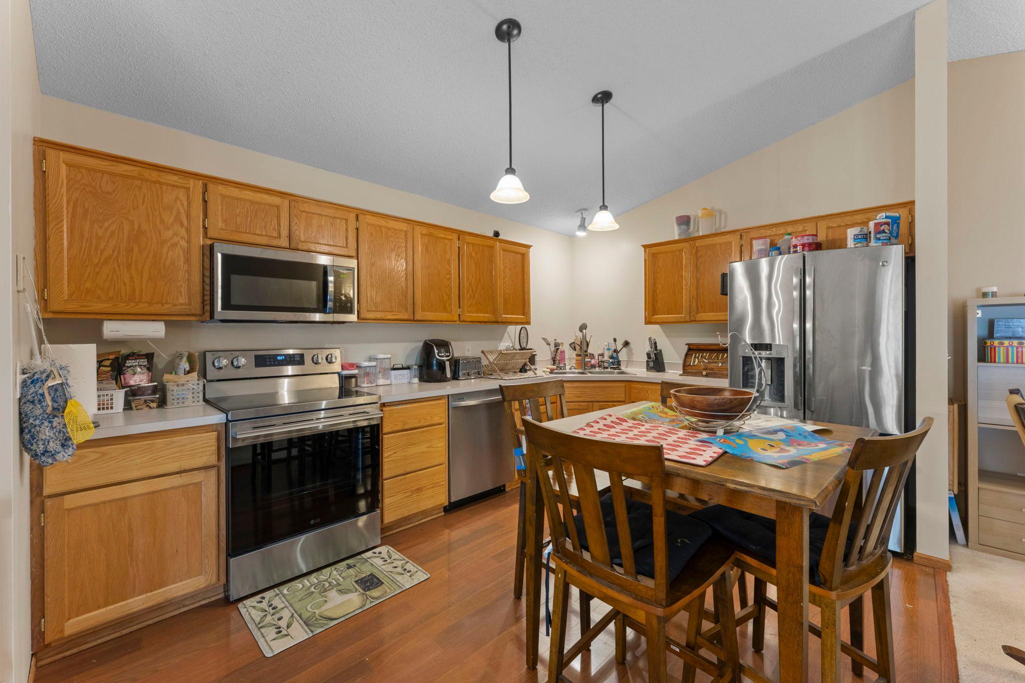 4th image of 11109 Frankfort Pkwy Ne, Saint Michael, MN 55376 | MLS# 7088398