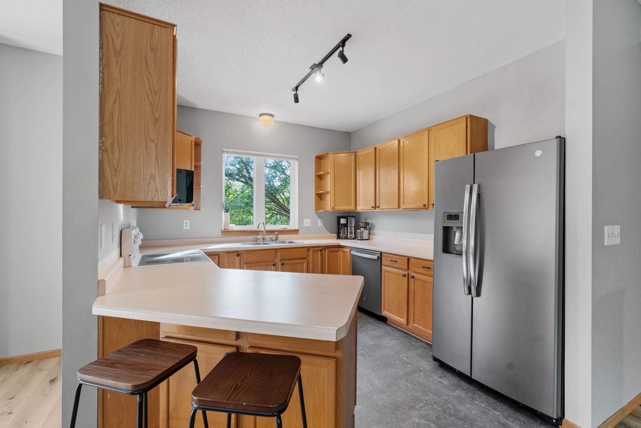 Photo 5 of Single family home for sale at 1416 Mcandrews Rd E, Burnsville, MN 55337 | MLS# 7088781 | Listing updated on 2026-09-03