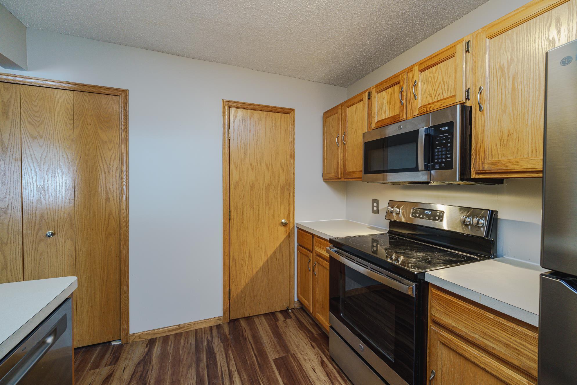 5th image of 2005 Southcross Dr W #1003, Burnsville, MN 55306 | MLS# 7088930