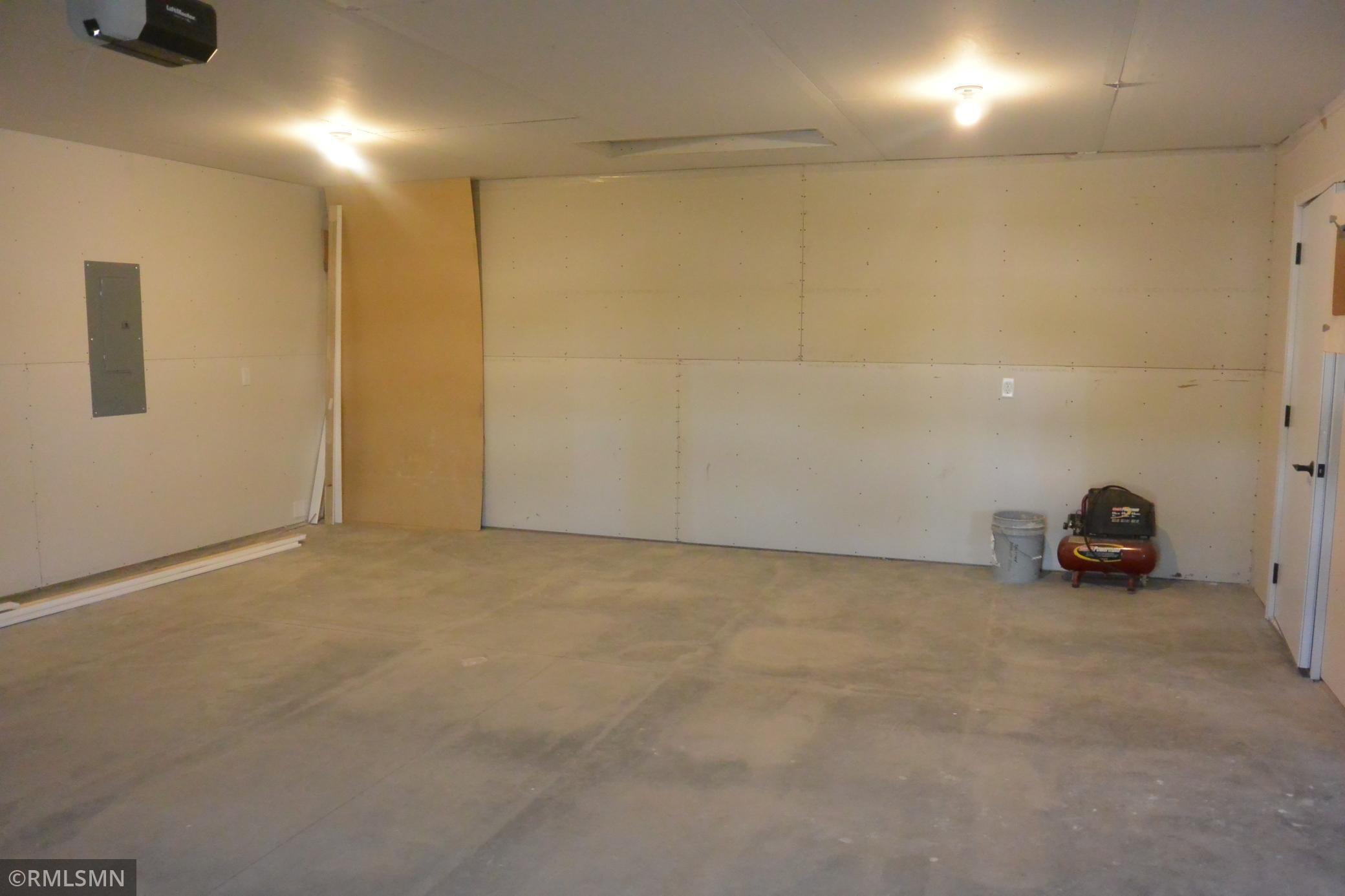 23rd image of 1506 Elsie Dr N, Glencoe, MN 55336 | MLS# 7088956