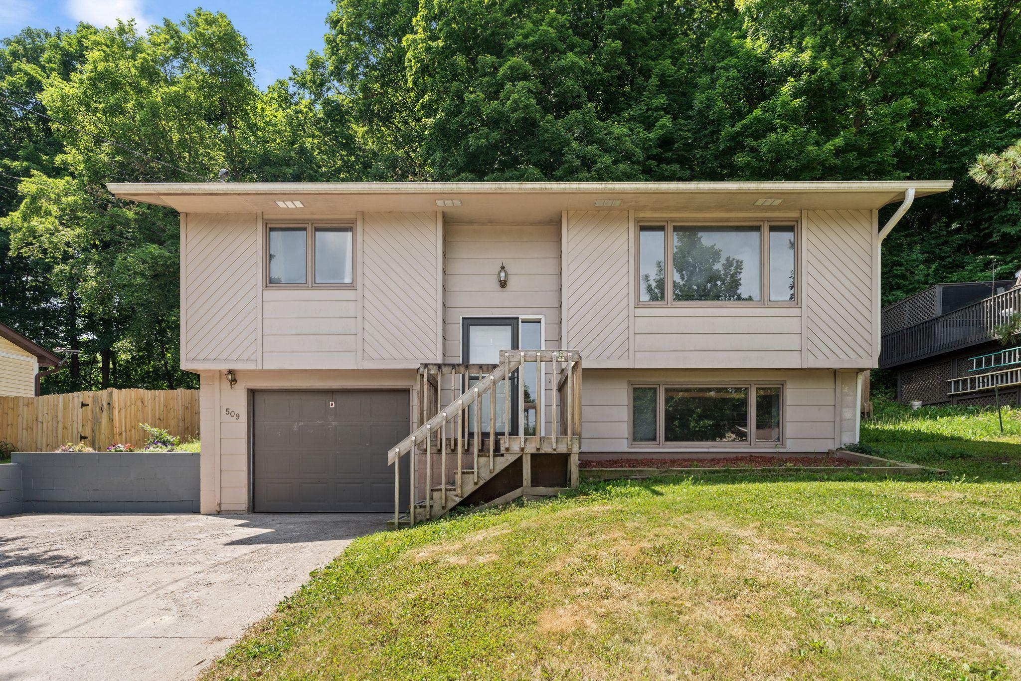 1st image of 509 Mill St E, Cannon Falls, MN 55009 | MLS# 7088976