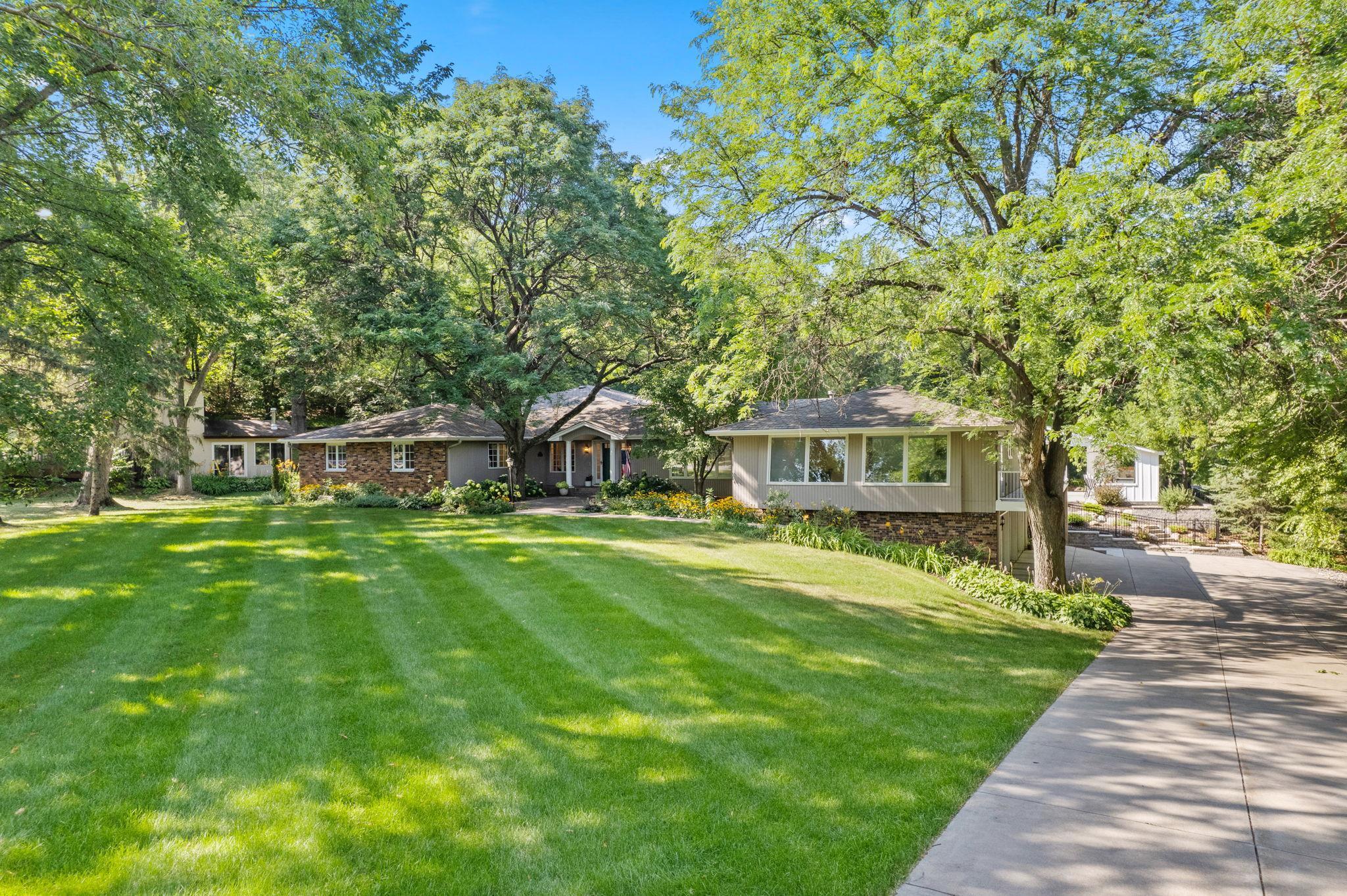3rd image of 8100 Oakmere Rd, Minneapolis, MN 55438 | MLS# 7089218