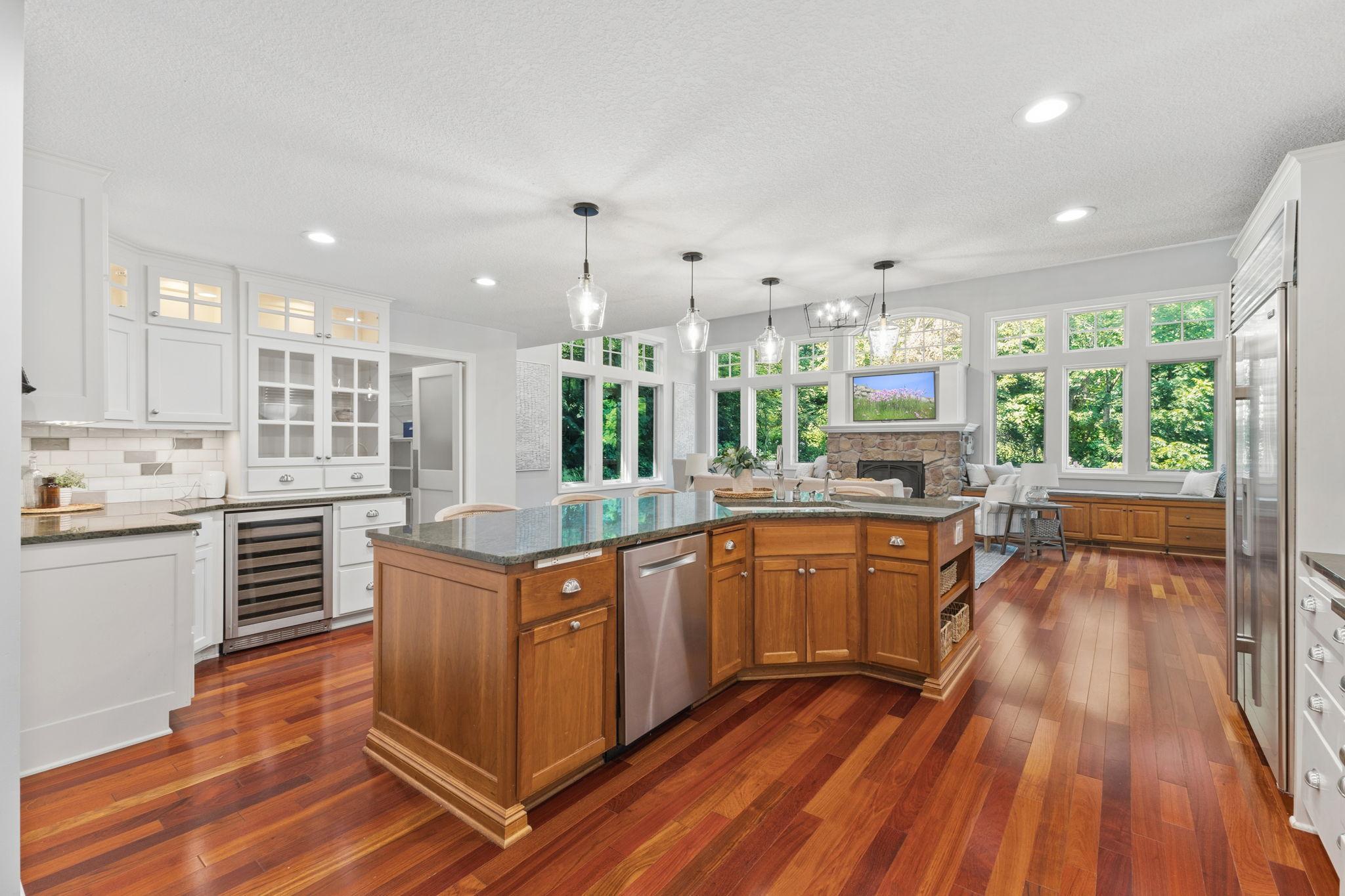 2nd image of 8100 Oakmere Rd, Minneapolis, MN 55438 | MLS# 7089218