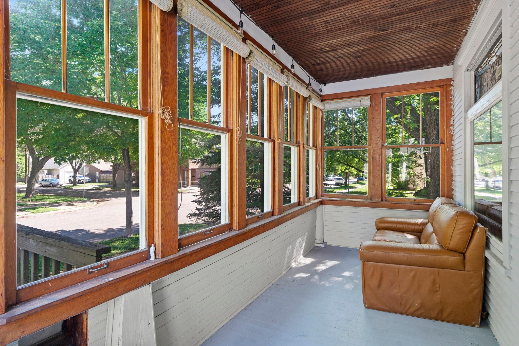 2nd image of 922 Armstrong Ave, Saint Paul, MN 55102 | MLS# 7089286