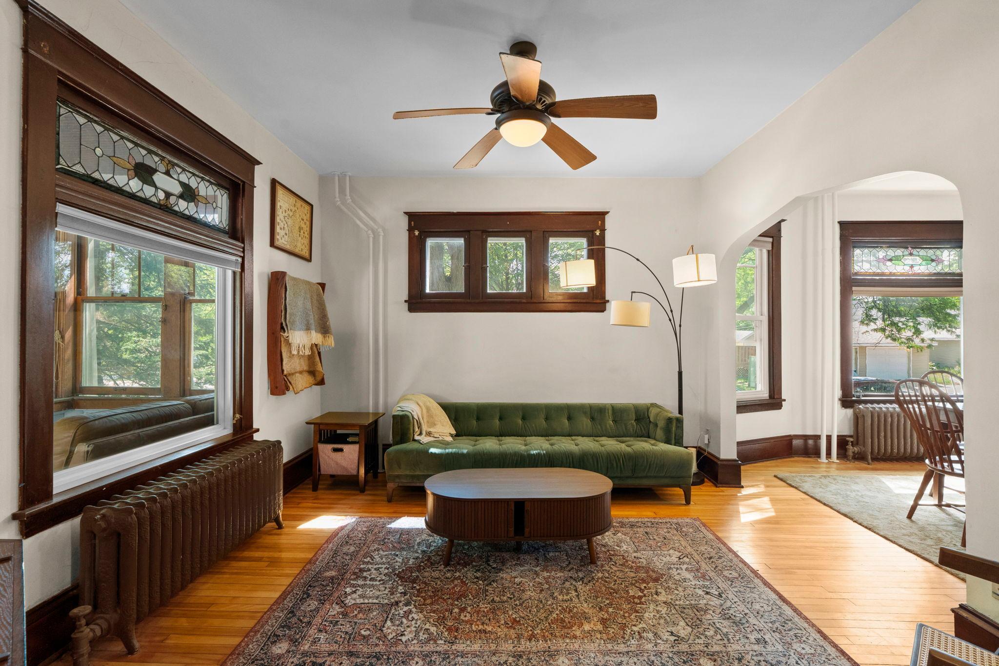 4th image of 922 Armstrong Ave, Saint Paul, MN 55102 | MLS# 7089286