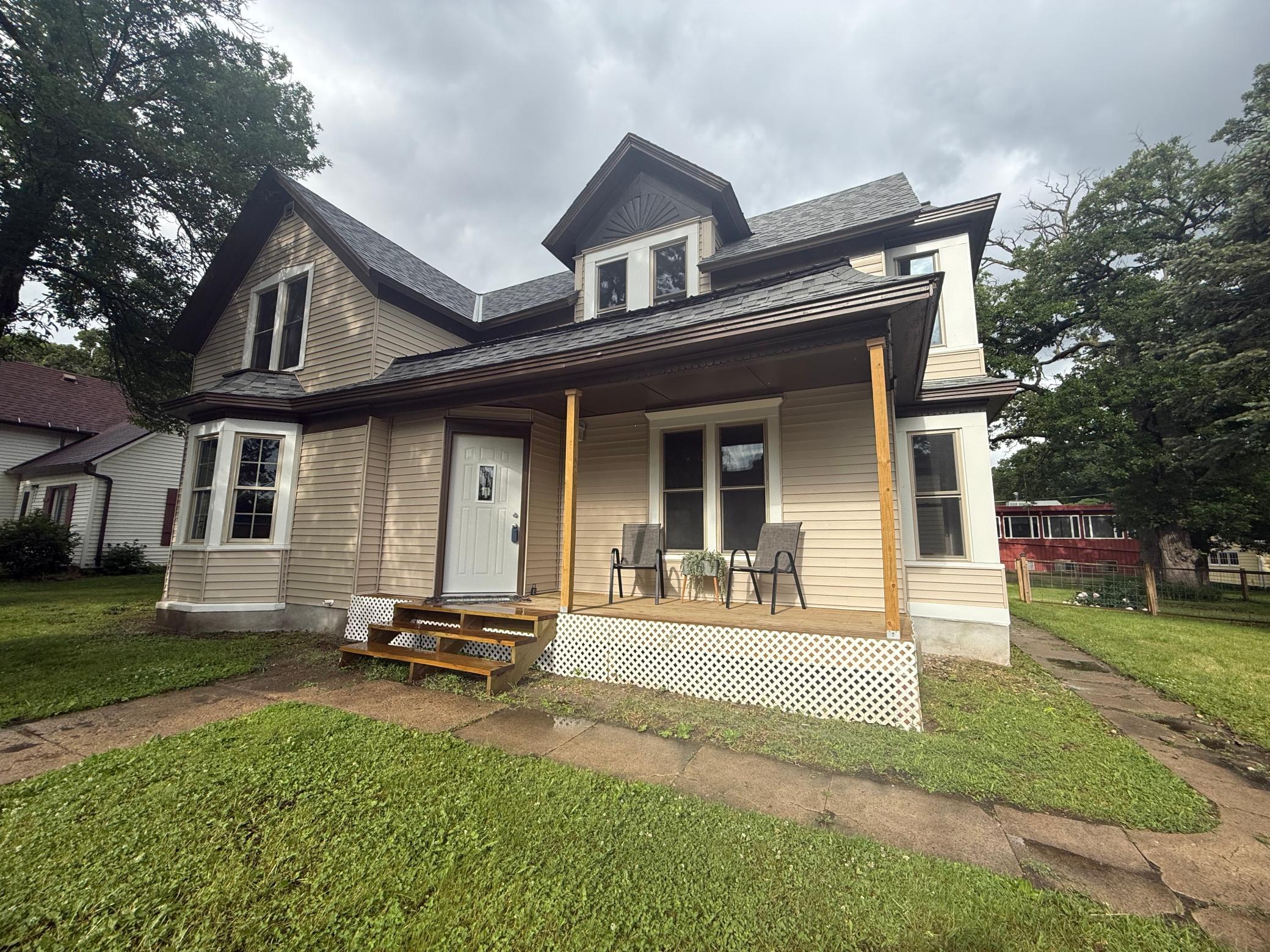 1st image of 212 N Murphy St, Lake Crystal, MN 56055 | MLS# 7089355