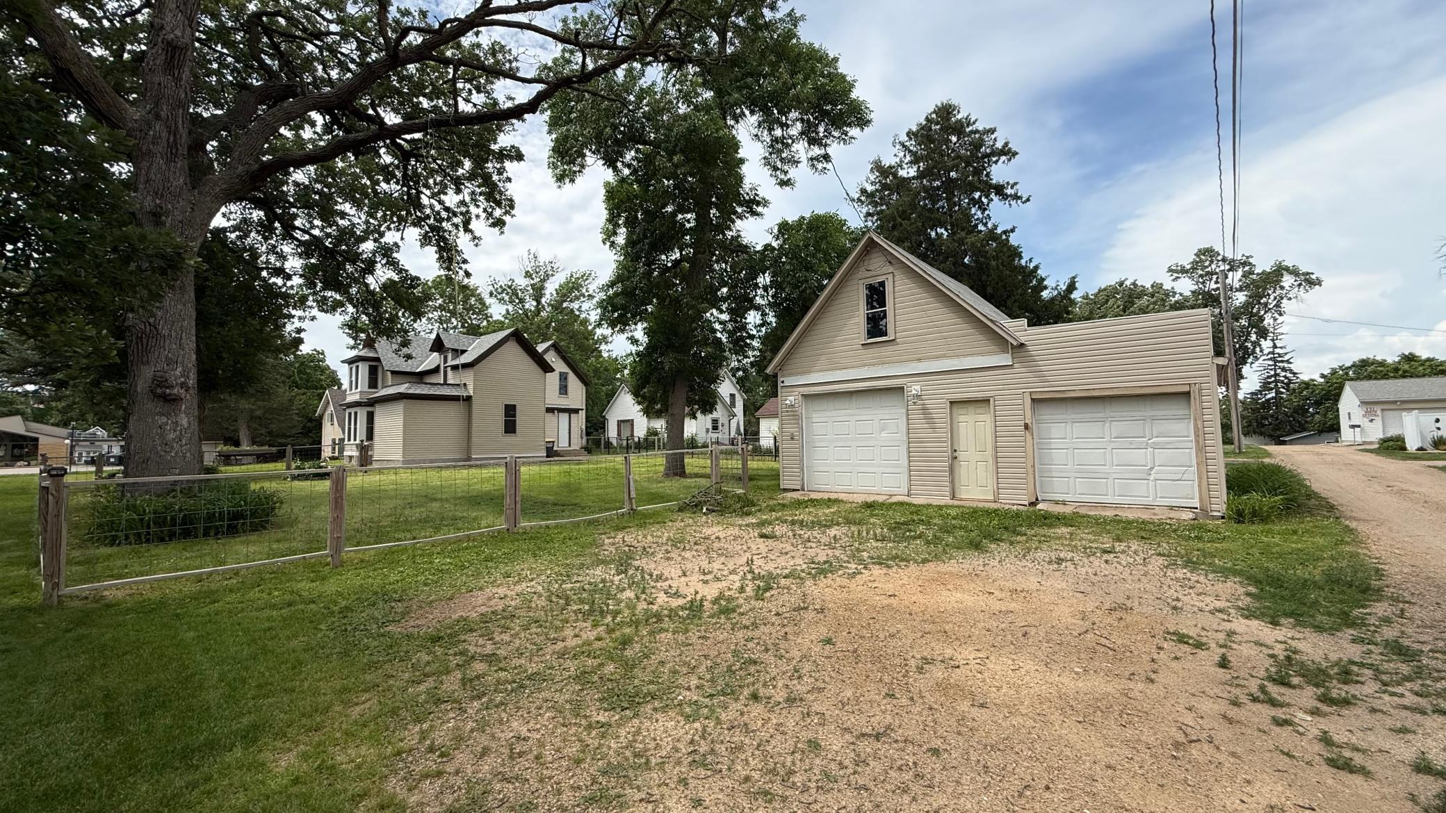 23rd image of 212 N Murphy St, Lake Crystal, MN 56055 | MLS# 7089355