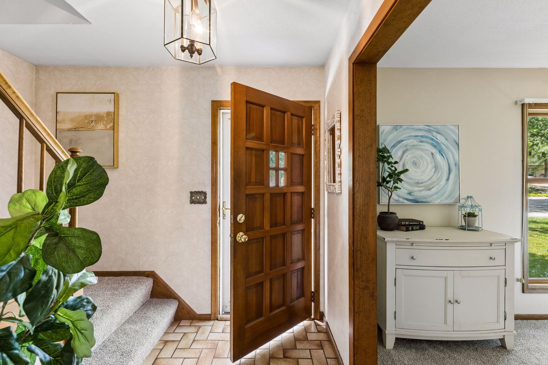 5th image of 7117 Steepleview Rd, Saint Paul, MN 55125 | MLS# 7089508