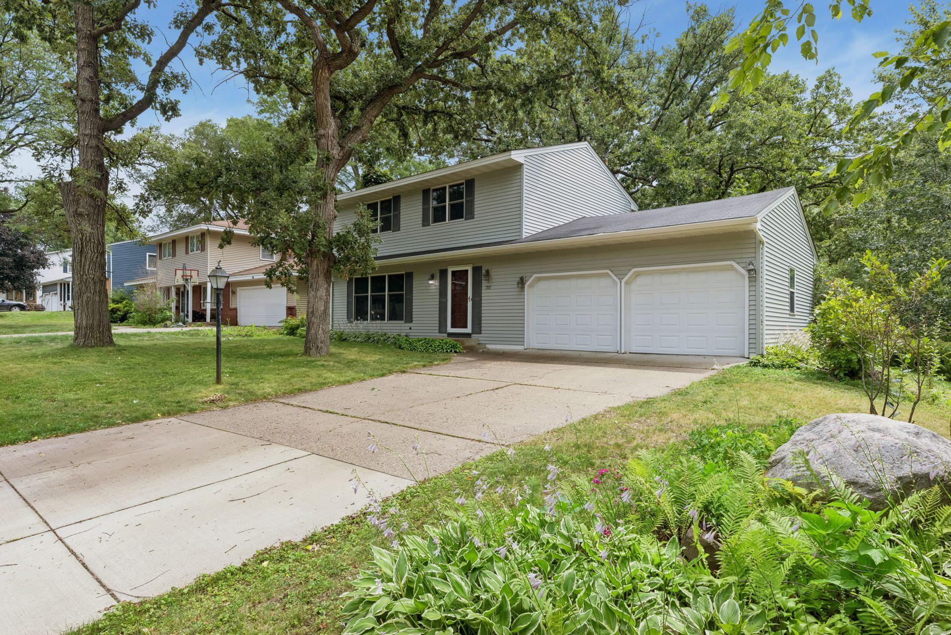 1st image of 7117 Steepleview Rd, Saint Paul, MN 55125 | MLS# 7089508