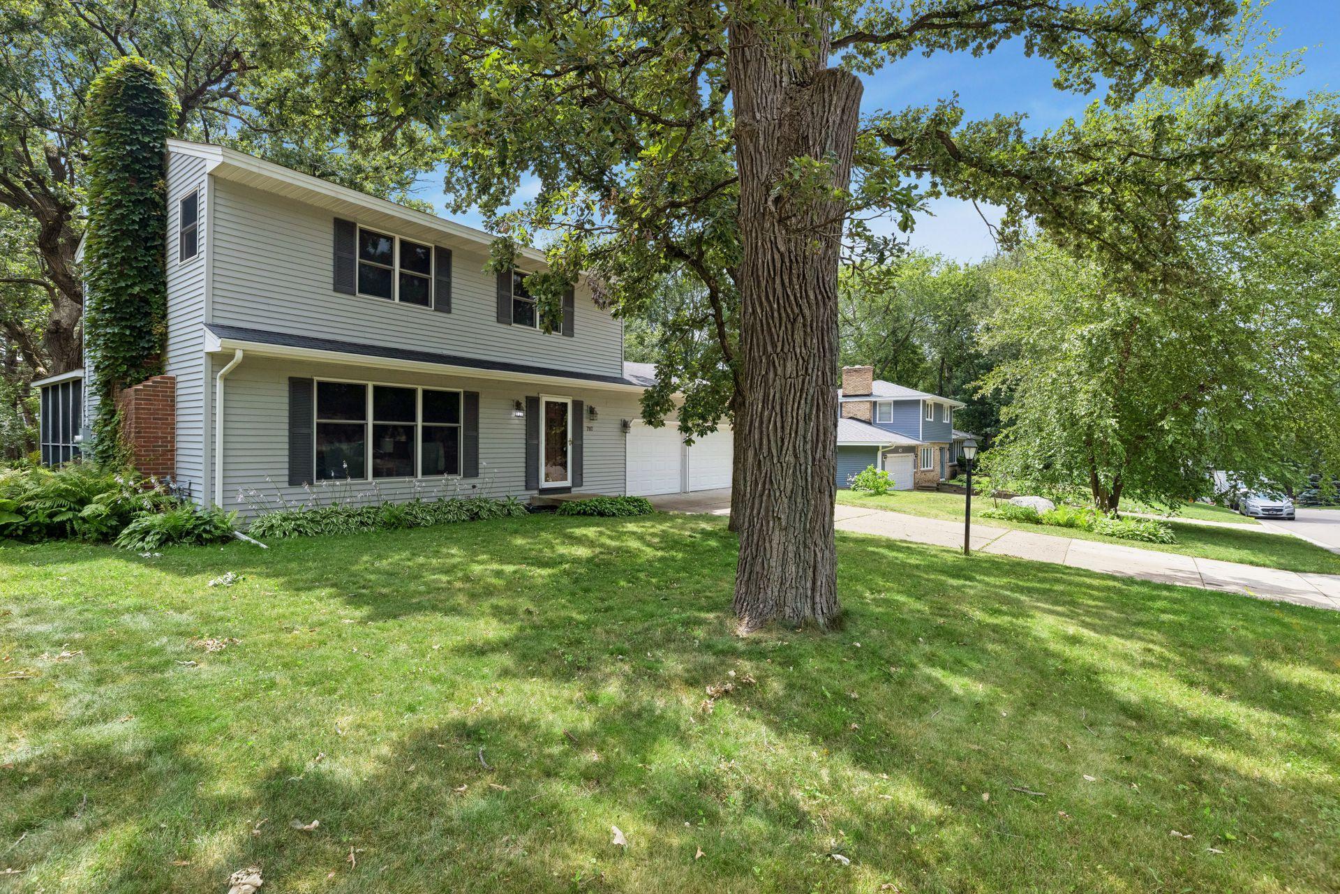 3rd image of 7117 Steepleview Rd, Saint Paul, MN 55125 | MLS# 7089508