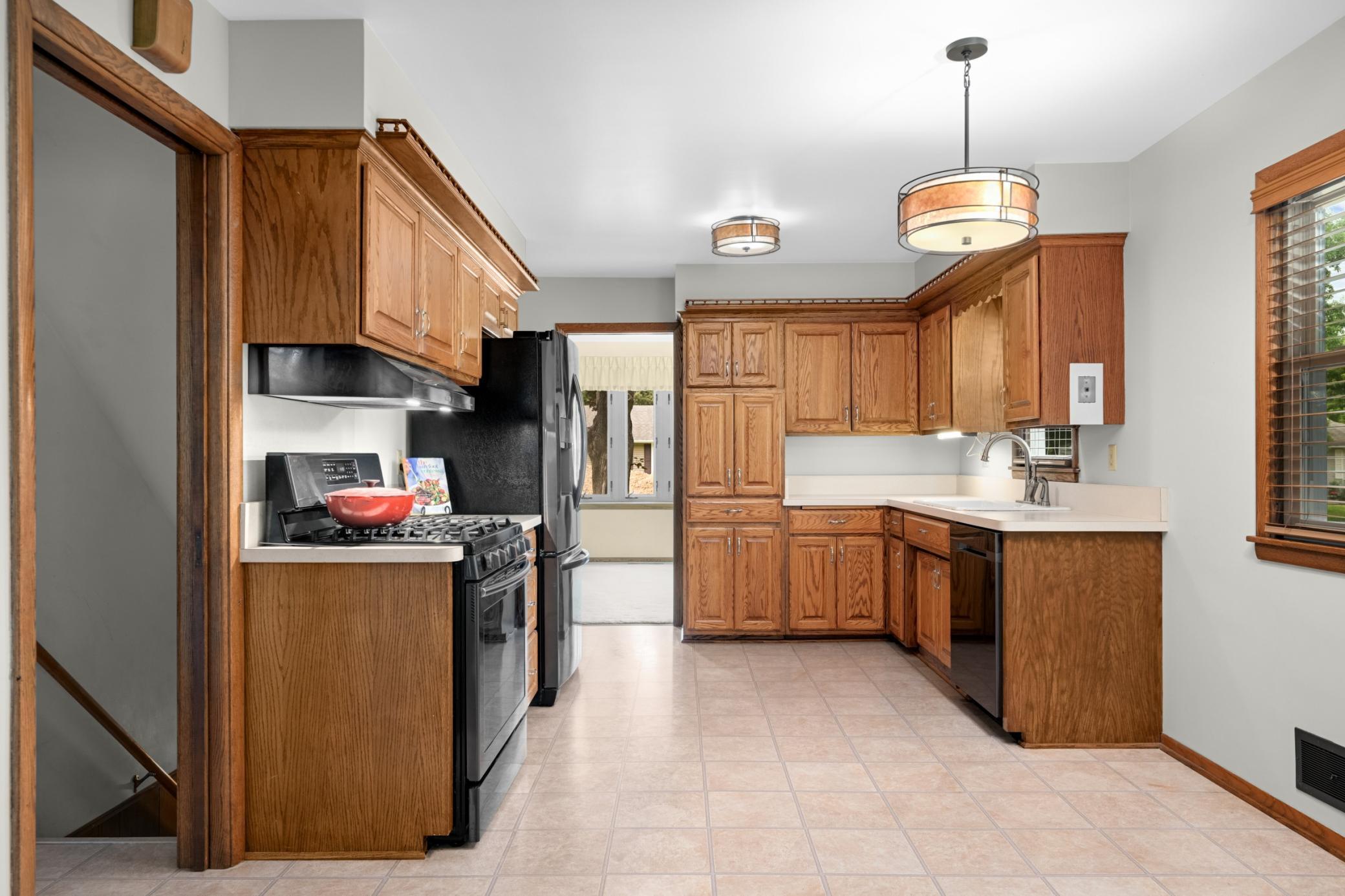 4th image of 333 Emerson Ave W, Saint Paul, MN 55118 | MLS# 7089554