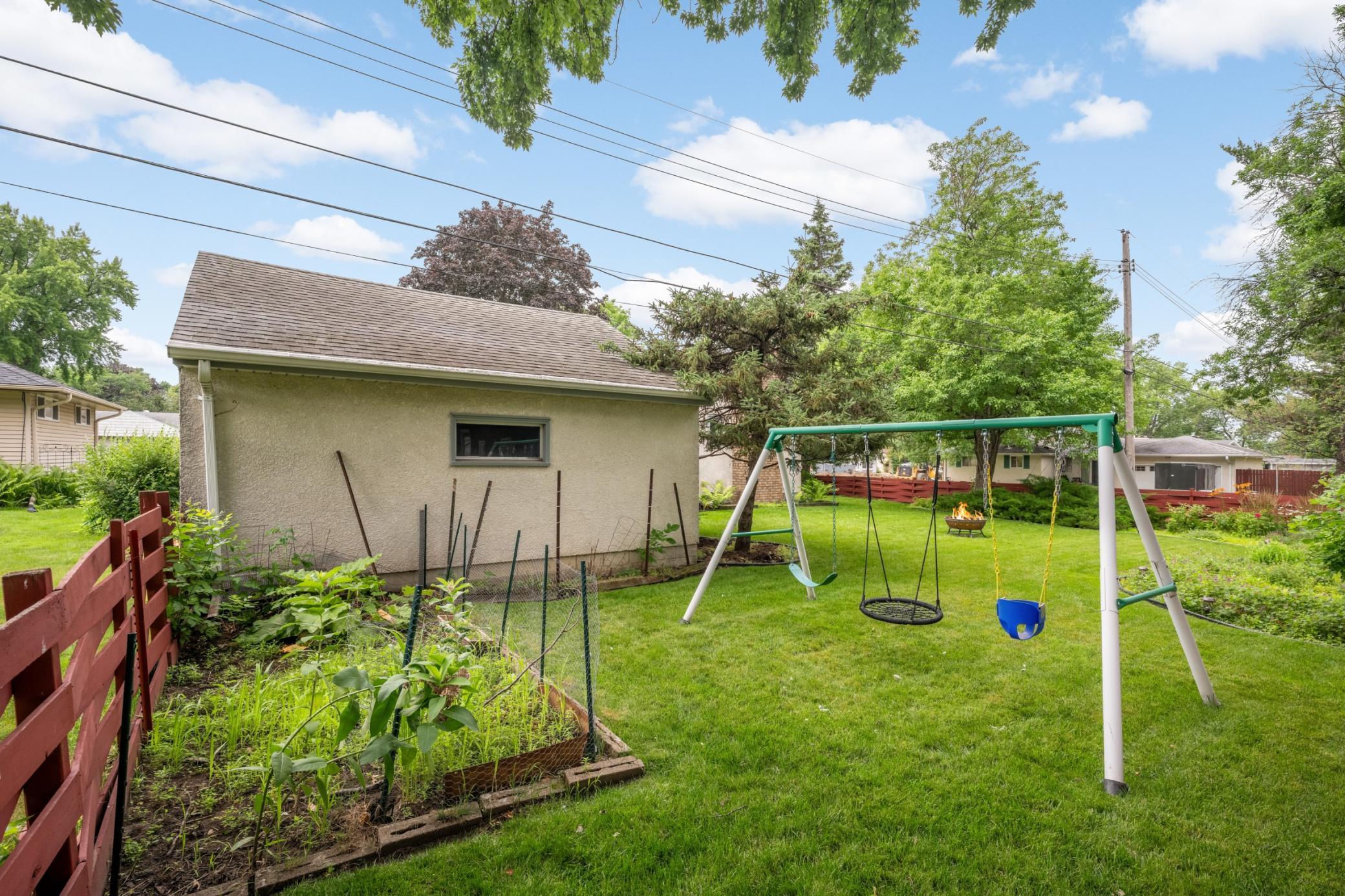 16th image of 333 Emerson Ave W, Saint Paul, MN 55118 | MLS# 7089554