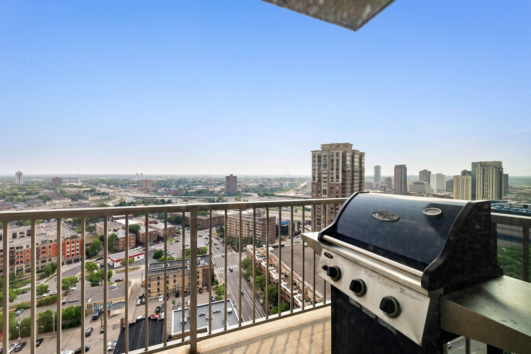 2nd image of 929 Portland Ave #2308, Minneapolis, MN 55404 | MLS# 7089637