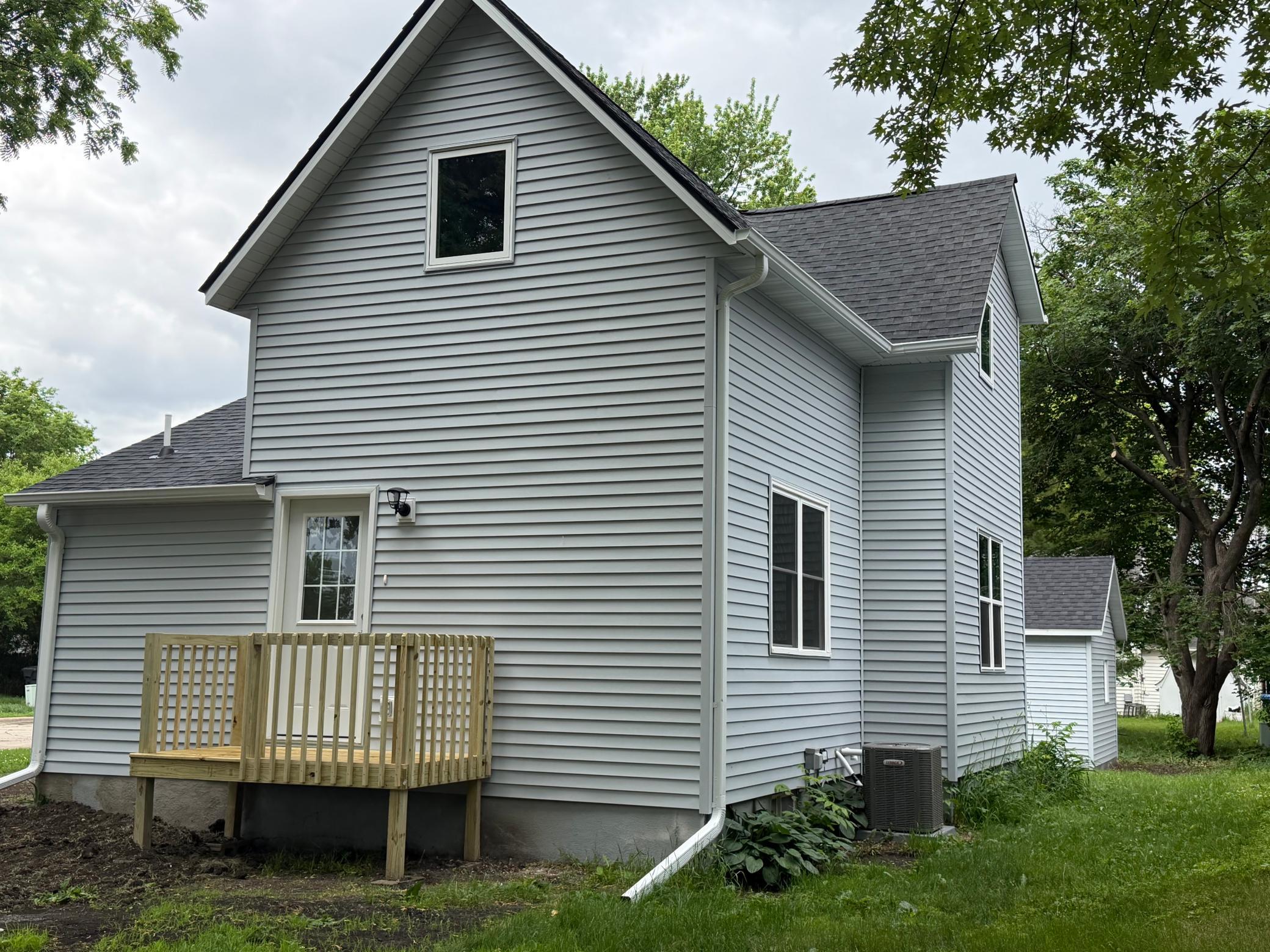 2nd image of 1203 Apel Ave, Worthington, MN 56187 | MLS# 7089648