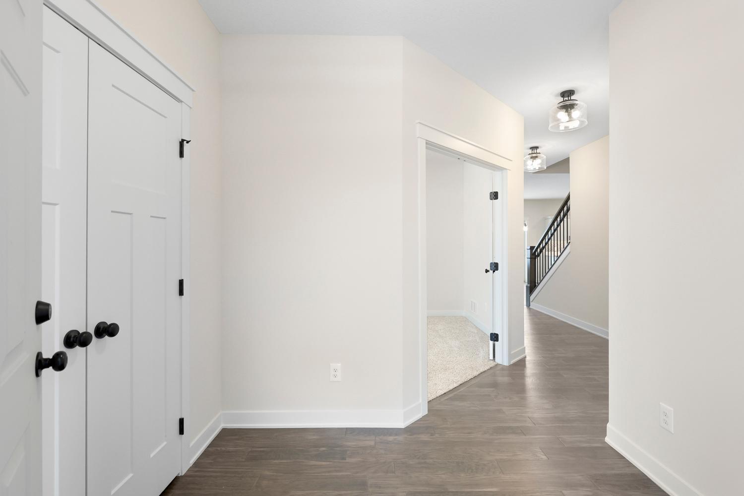 2nd image of 13702 Arrowhead Wy, Rosemount, MN 55068 | MLS# 7089686