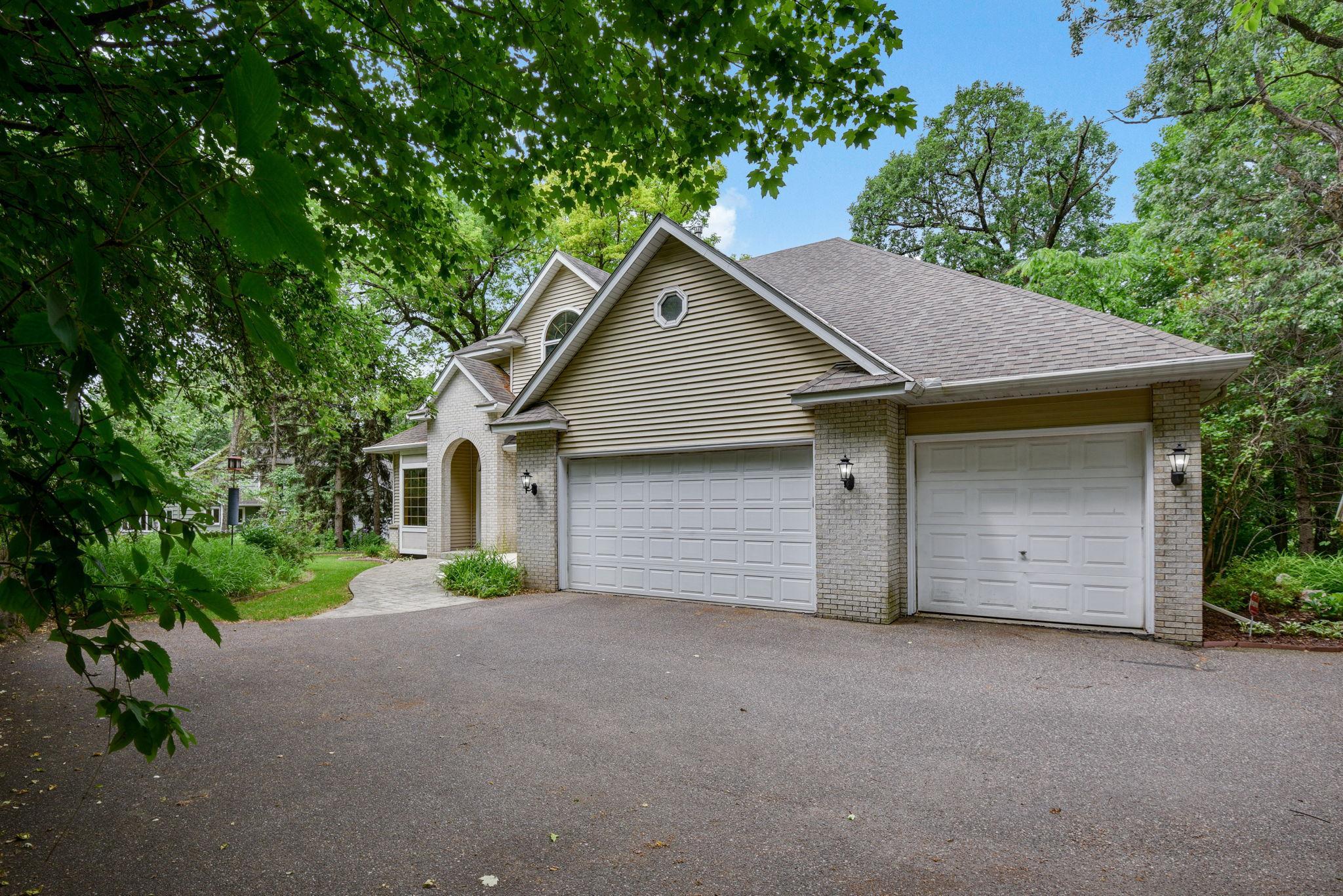 3rd image of 1266 Deerwood Dr, Saint Paul, MN 55123 | MLS# 7089699