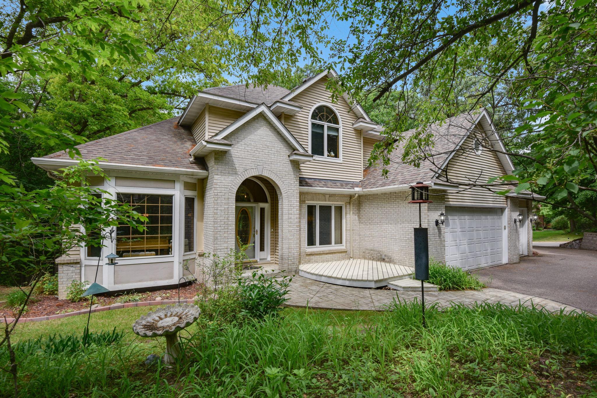 1st image of 1266 Deerwood Dr, Saint Paul, MN 55123 | MLS# 7089699