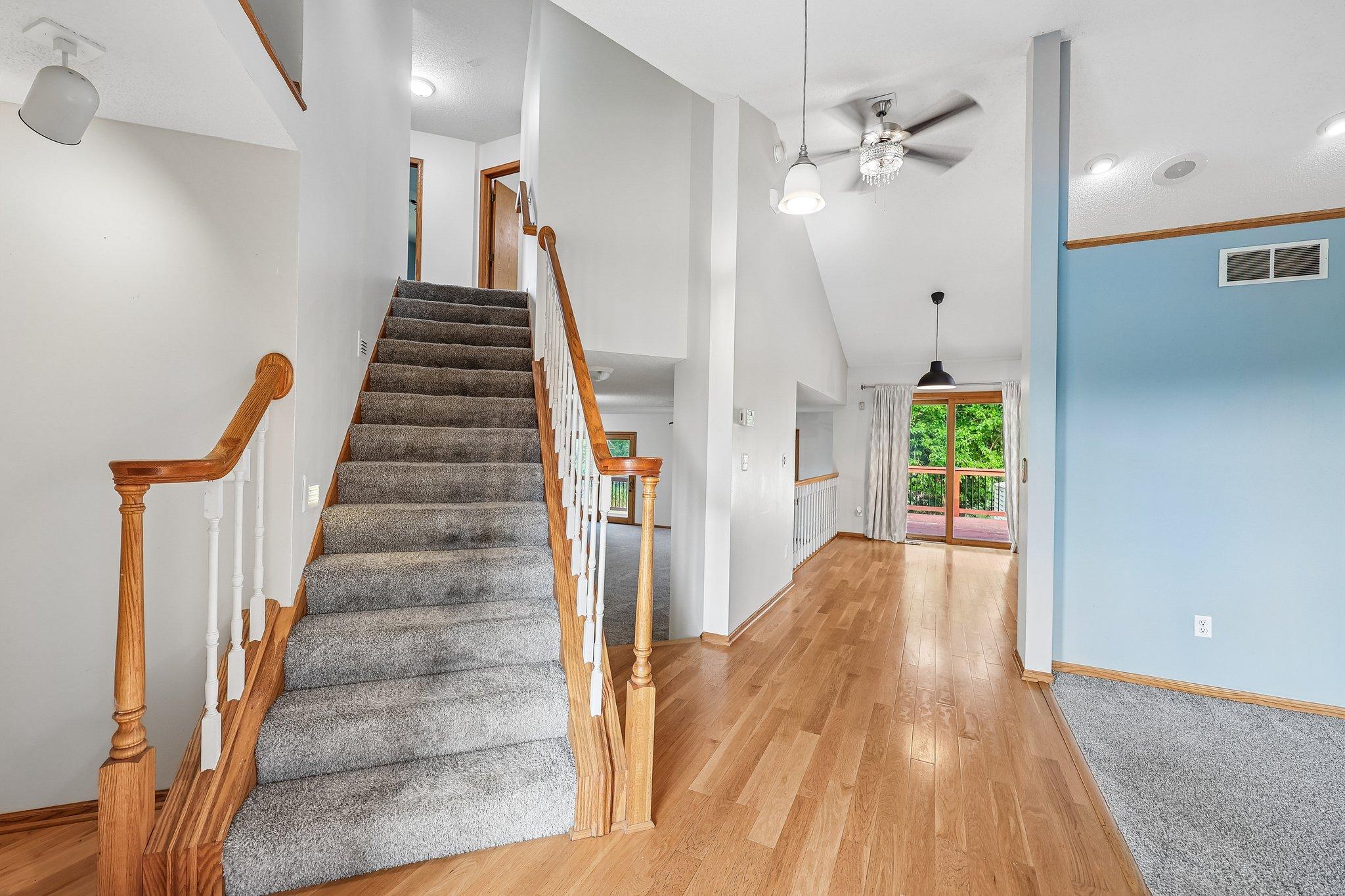 3rd image of 597 Viking Dr E, Saint Paul, MN 55117 | MLS# 7089756