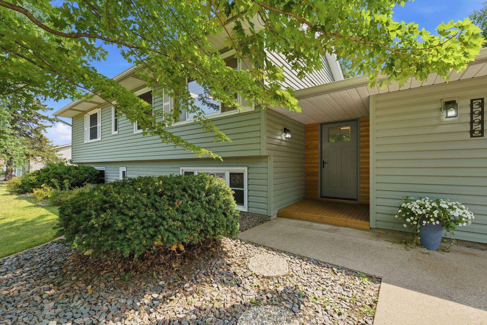 1st image of 3996 Rahn Rd, Saint Paul, MN 55122 | MLS# 7089850