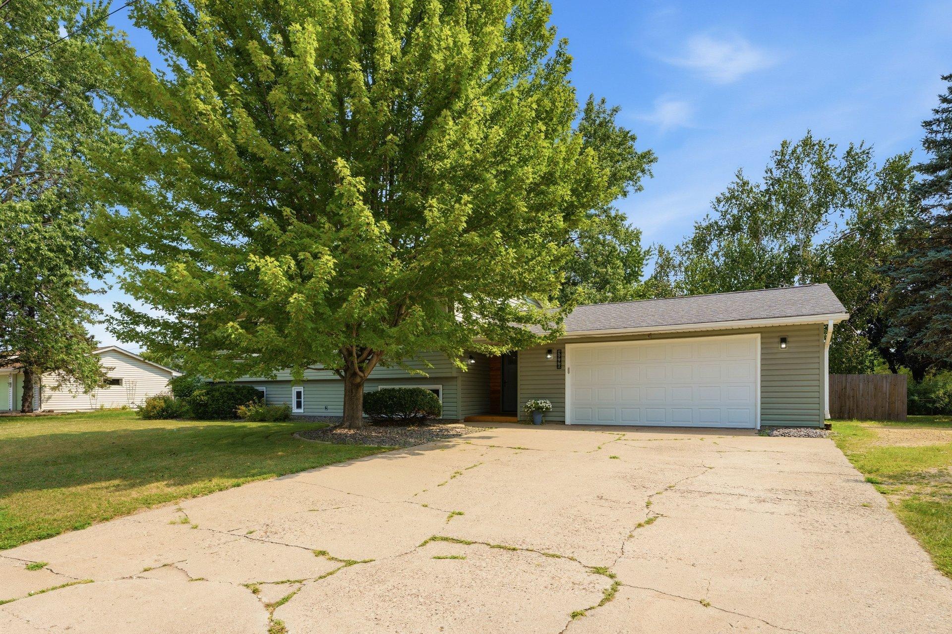 2nd image of 3996 Rahn Rd, Saint Paul, MN 55122 | MLS# 7089850