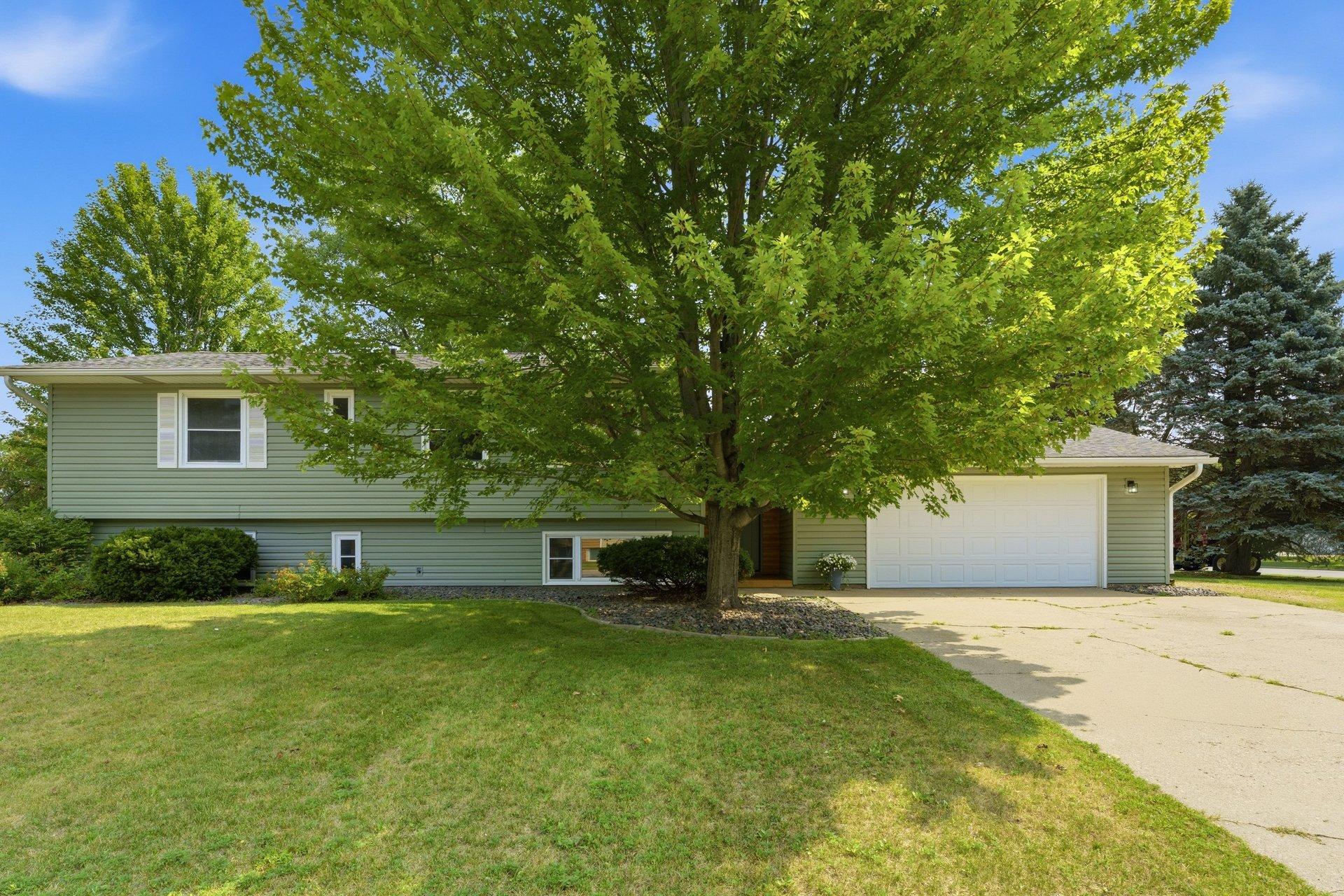4th image of 3996 Rahn Rd, Saint Paul, MN 55122 | MLS# 7089850