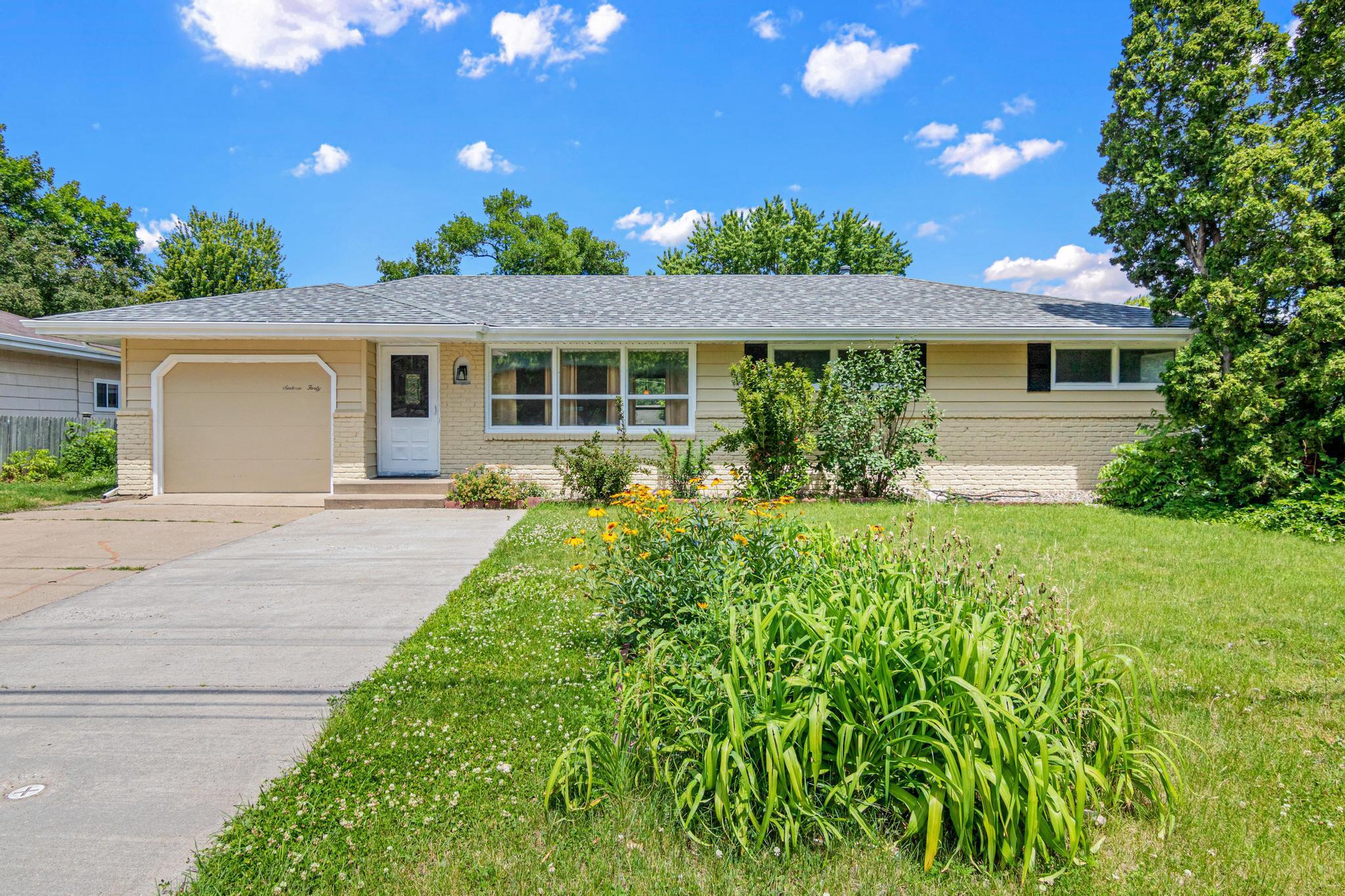 Homes for sale in New Brighton, MN | 1640 7th St Nw, New Brighton, MN 55112 | MLS# 7089862
