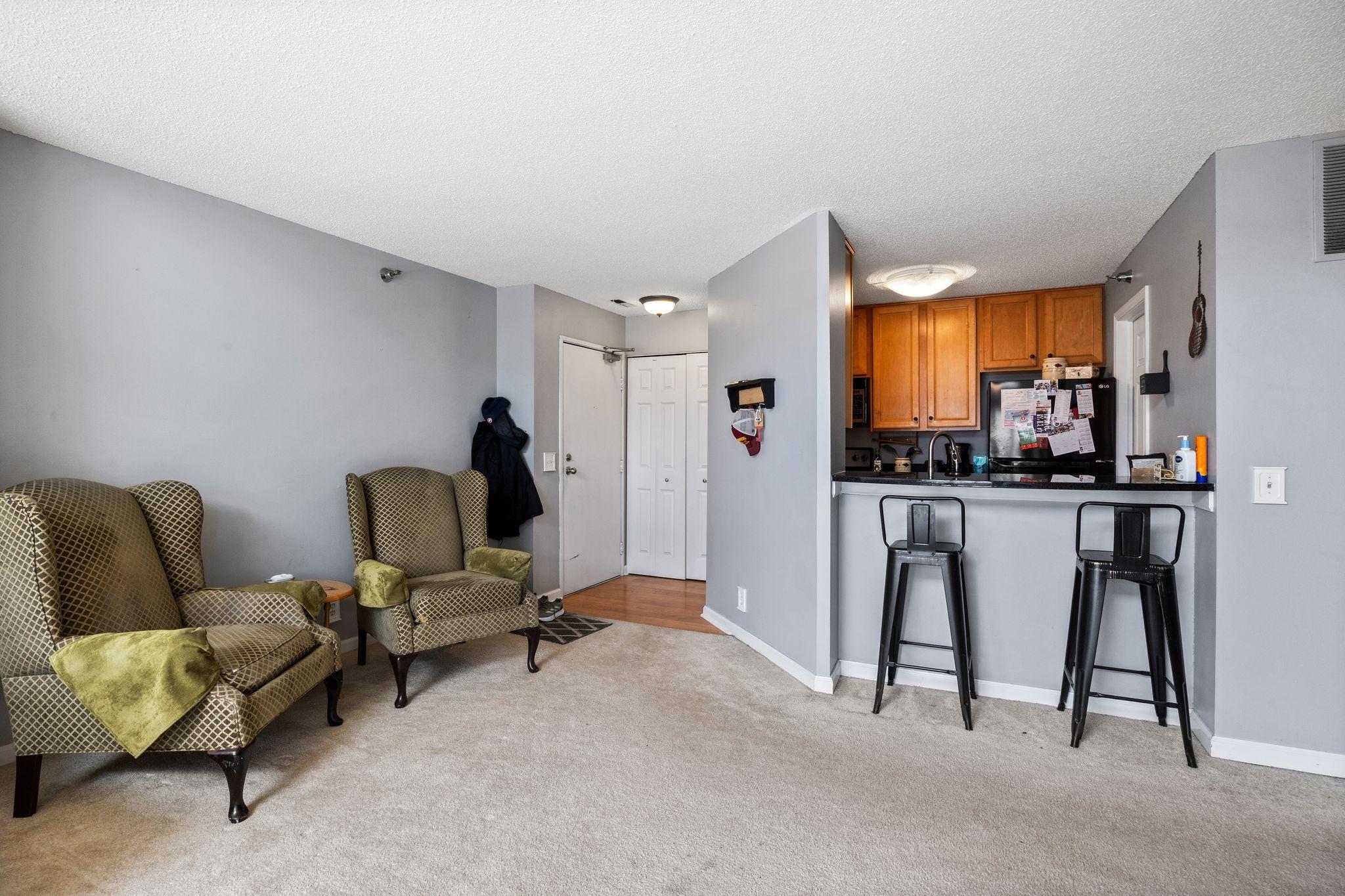 Homes for sale in Minnetonka, MN | 6010 Chasewood Pkwy #205, Minnetonka, MN 55343 | MLS# 7089939
