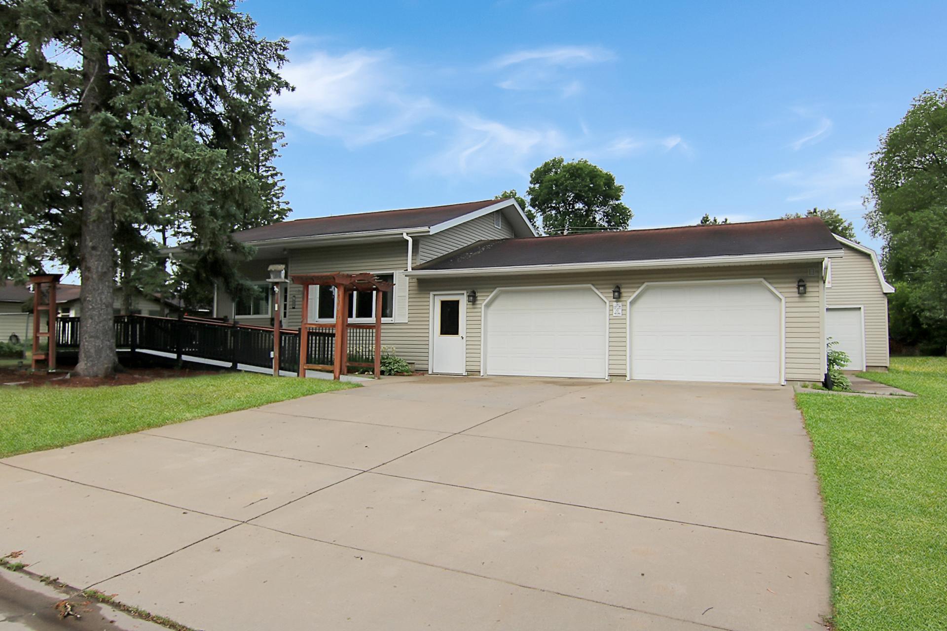 1st image of 709 9th Ave Ne, Brainerd, MN 56401 | MLS# 7089970