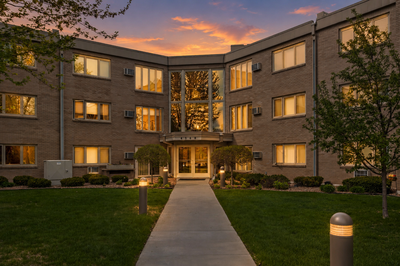 2nd image of 4360 Brookside Ct #218, Minneapolis, MN 55436 | MLS# 7090036