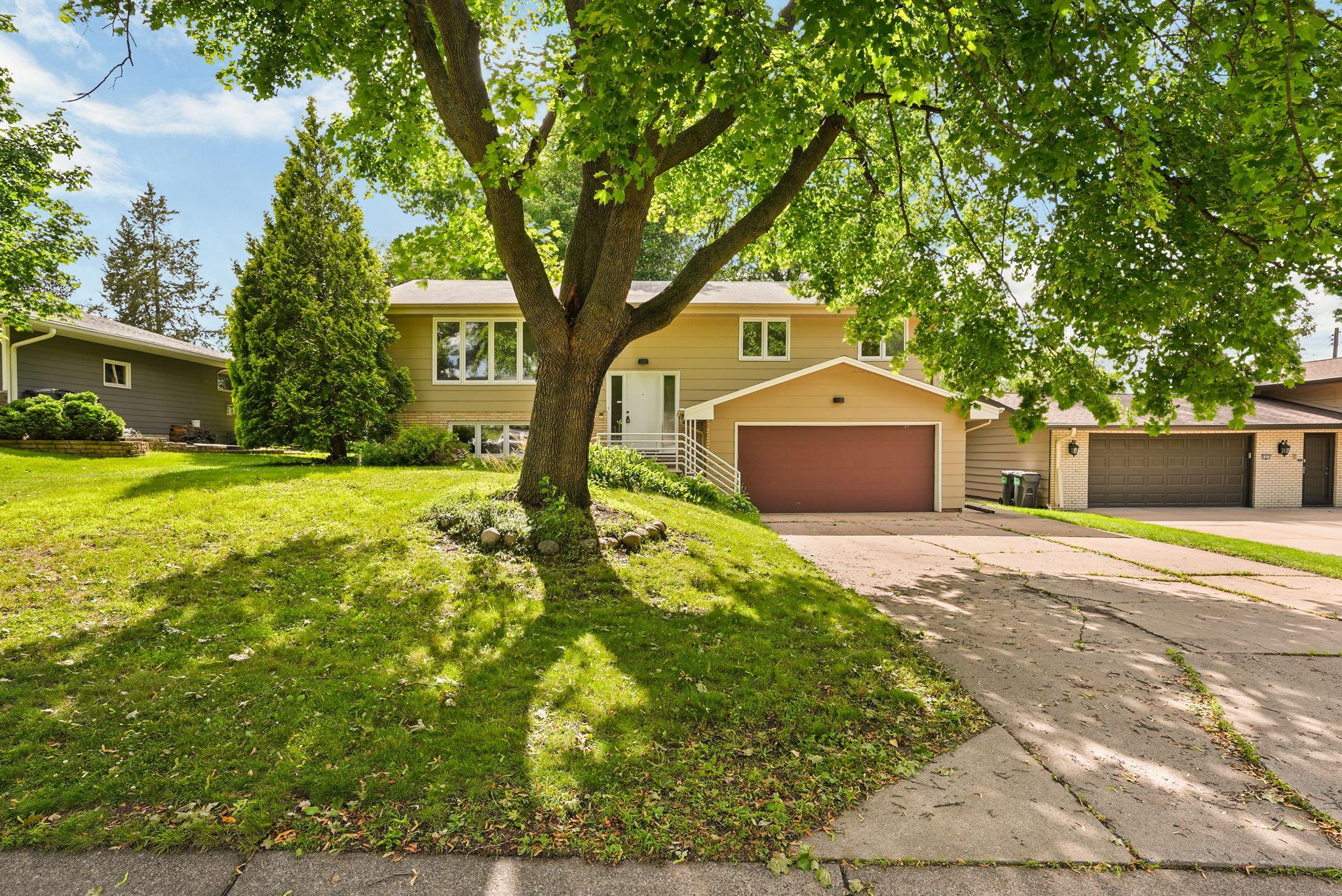 4th image of 4018 Shamrock Dr Ne, Saint Anthony, MN 55421 | MLS# 7090277