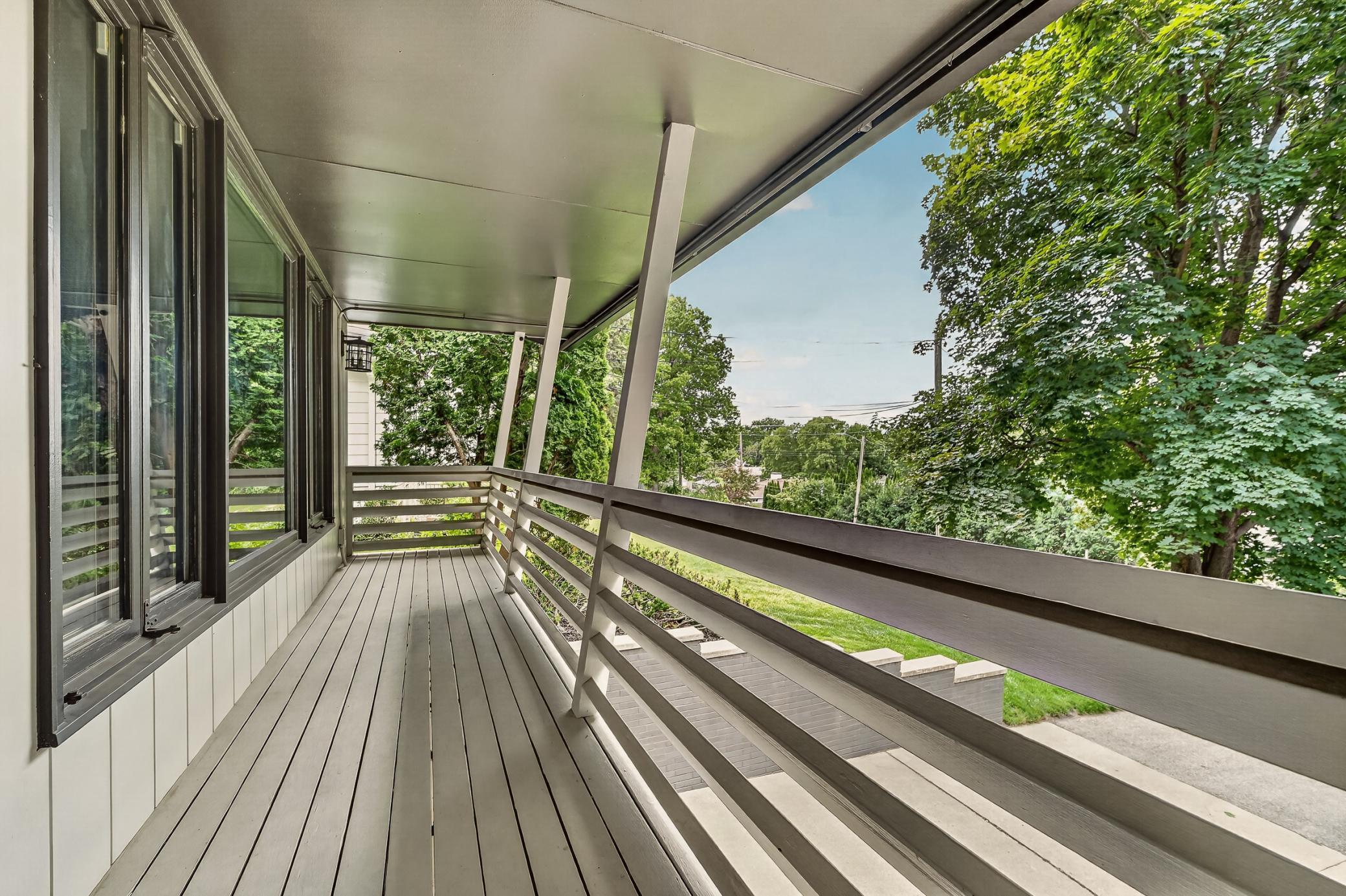 2nd image of 1019 11th St Sw, Rochester, MN 55902 | MLS# 7090282