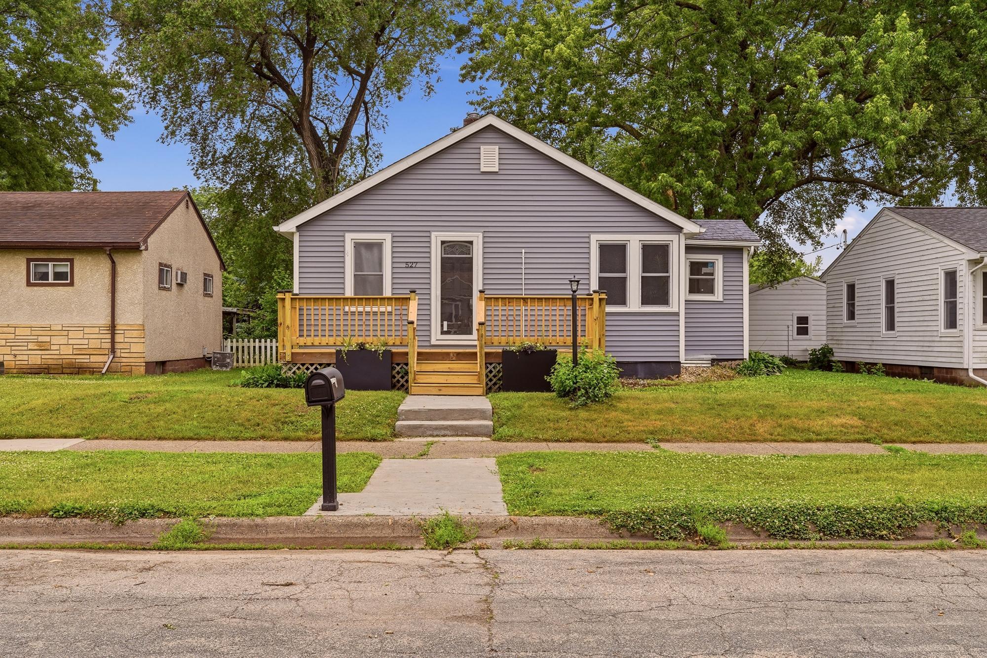 Homes for sale in La Crescent, MN | 527 S 2nd St, La Crescent, MN 55947 | MLS# 7090471