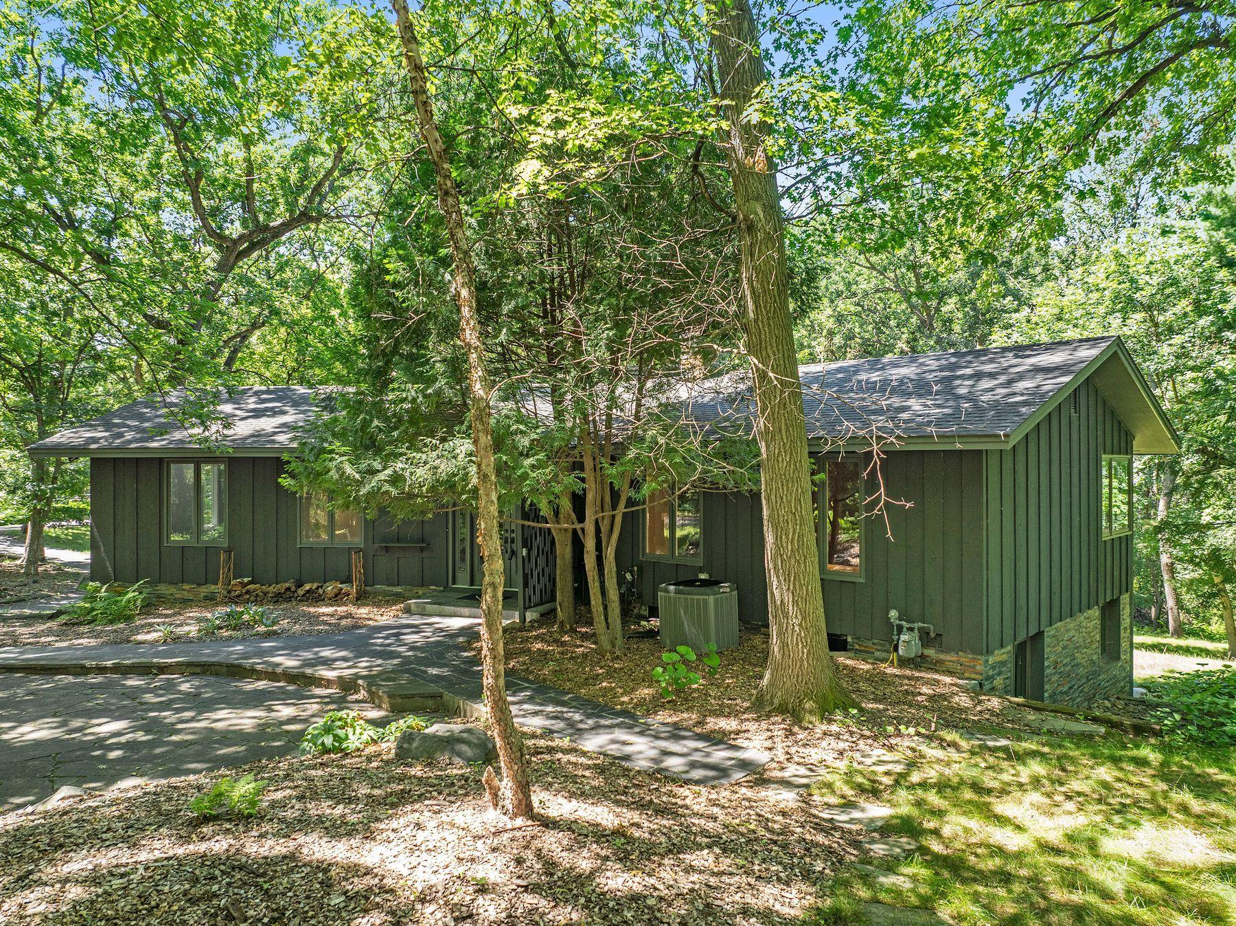 2nd image of 3 Snowy Owl Ln, Saint Paul, MN 55127 | MLS# 7090774