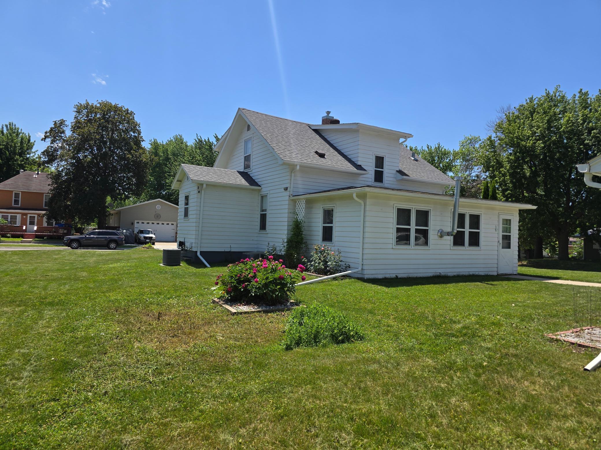 4th image of 1601 Murray Ave, Worthington, MN 56187 | MLS# 7090838