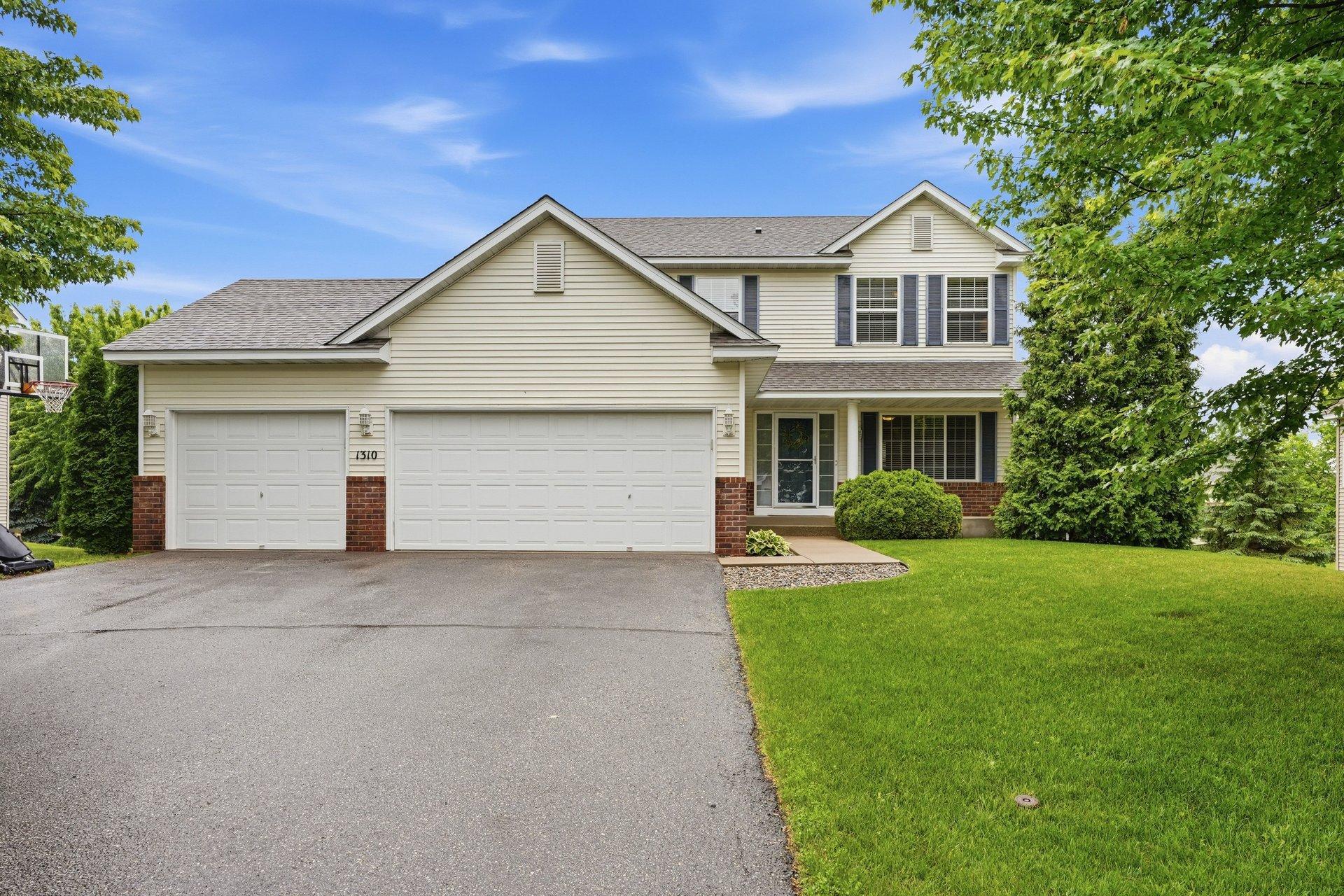 3rd image of 1310 Birch Dr, Mayer, MN 55360 | MLS# 7091099