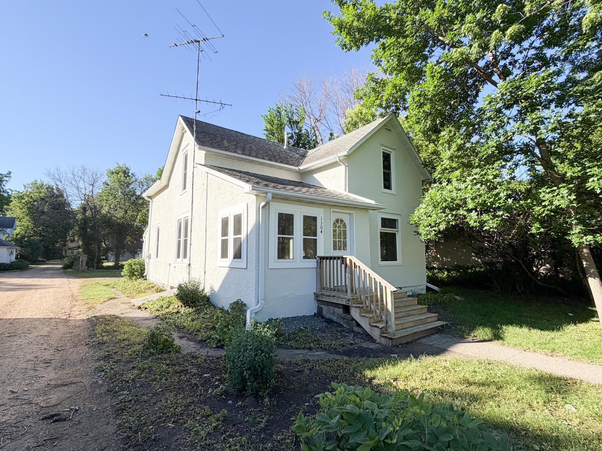 1st image of 1304 3rd Ave, Worthington, MN 56187 | MLS# 7091127