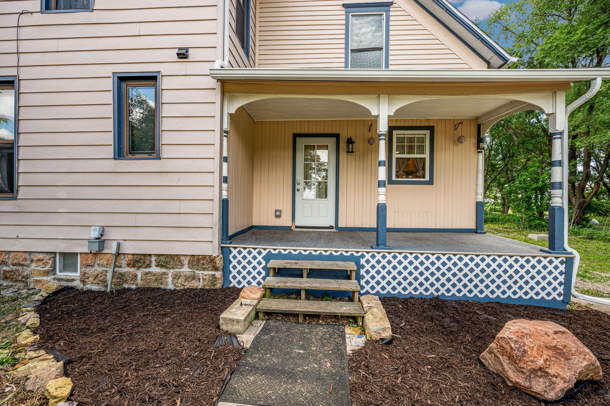 2nd image of 14089 430th Ave, Blue Earth, MN 56013 | MLS# 7091272