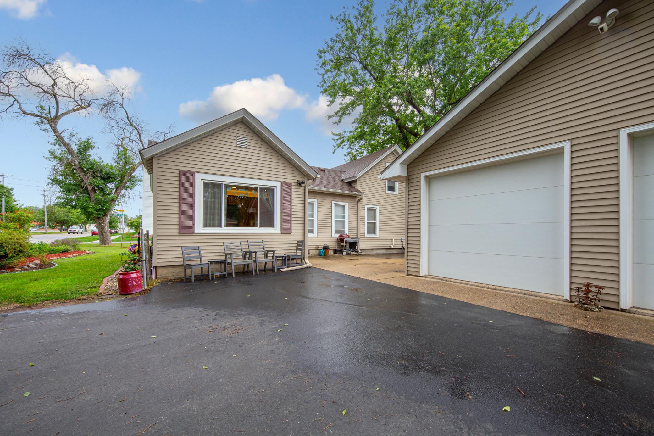2nd image of 806 5th St Nw, Faribault, MN 55021 | MLS# 7091476