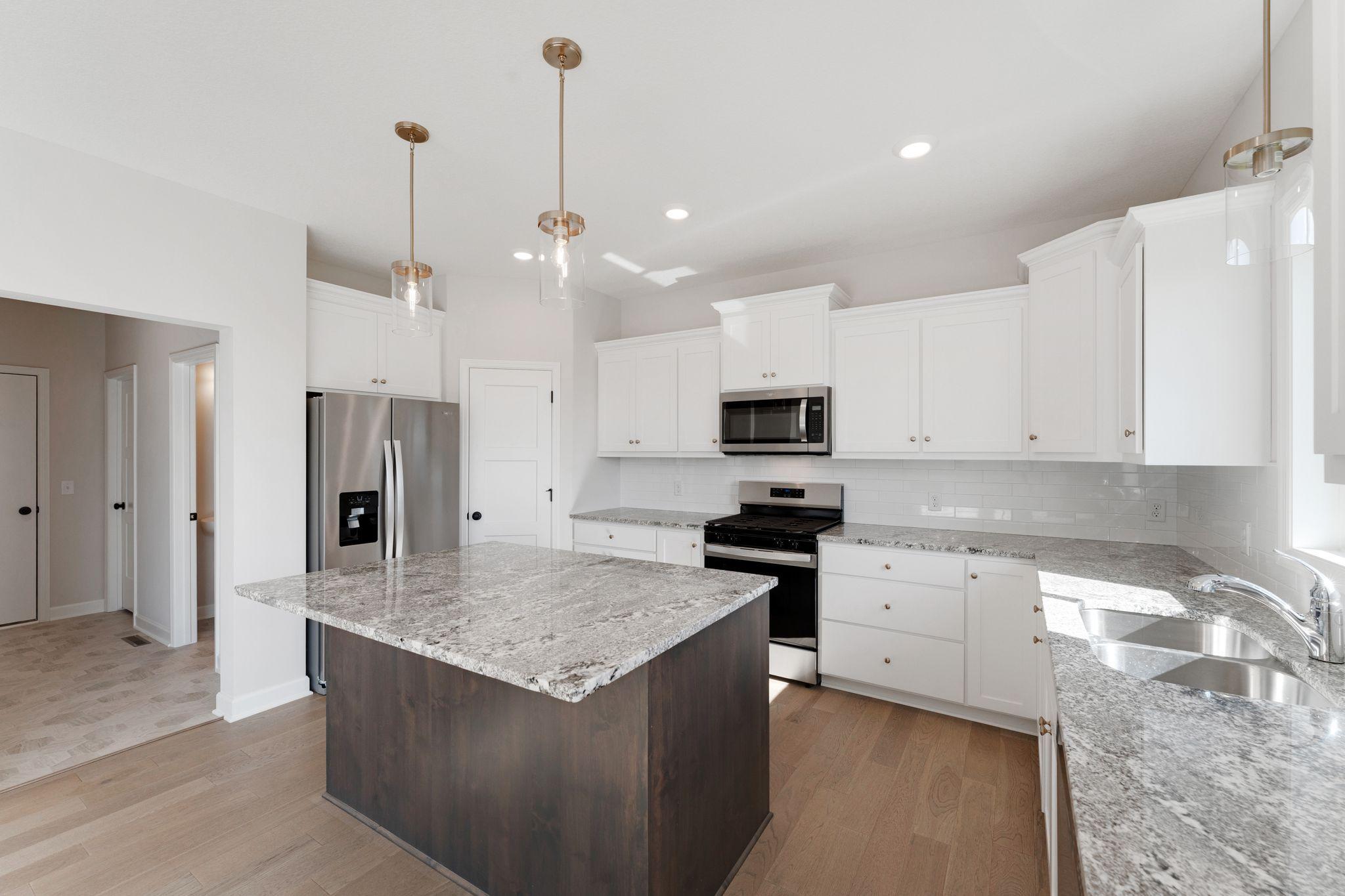 2nd image of 18314 Geyser Wy, Lakeville, MN 55044 | MLS# 7091526