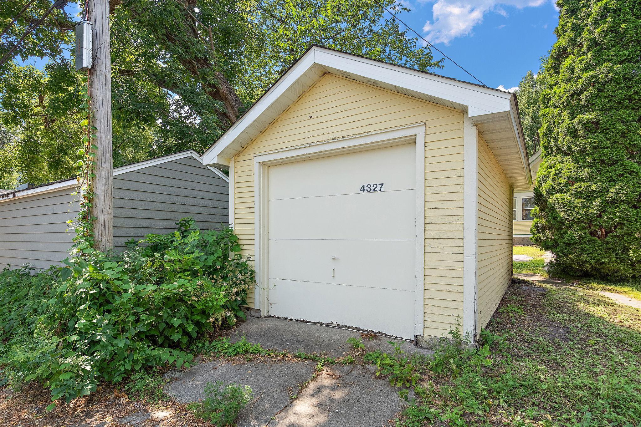 30th image of 4327 Pillsbury Ave S, Minneapolis, MN 55409 | MLS# 7091626