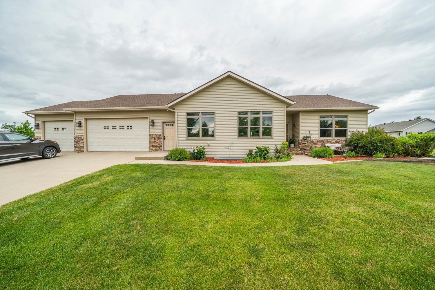 4th image of 969 32Nd St S, Moorhead, MN 56560 | MLS# 7091881