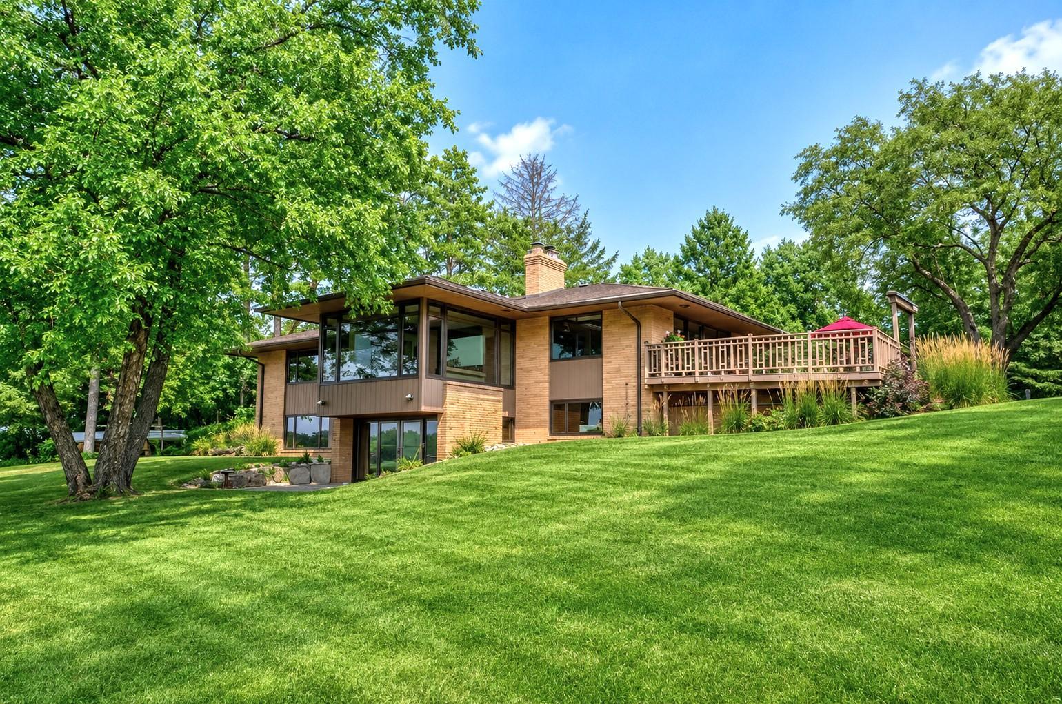 1st image of 19 Dove Ln, Saint Paul, MN 55127 | MLS# 7091984