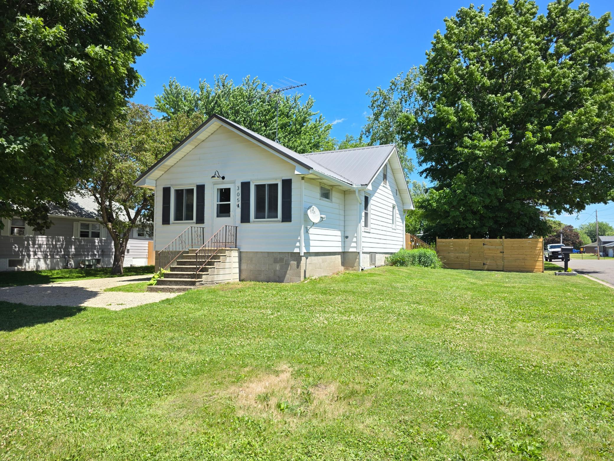 Homes for sale in Plainview, MN | 305 N Wabasha, Plainview, MN 55964 | MLS# 7092104